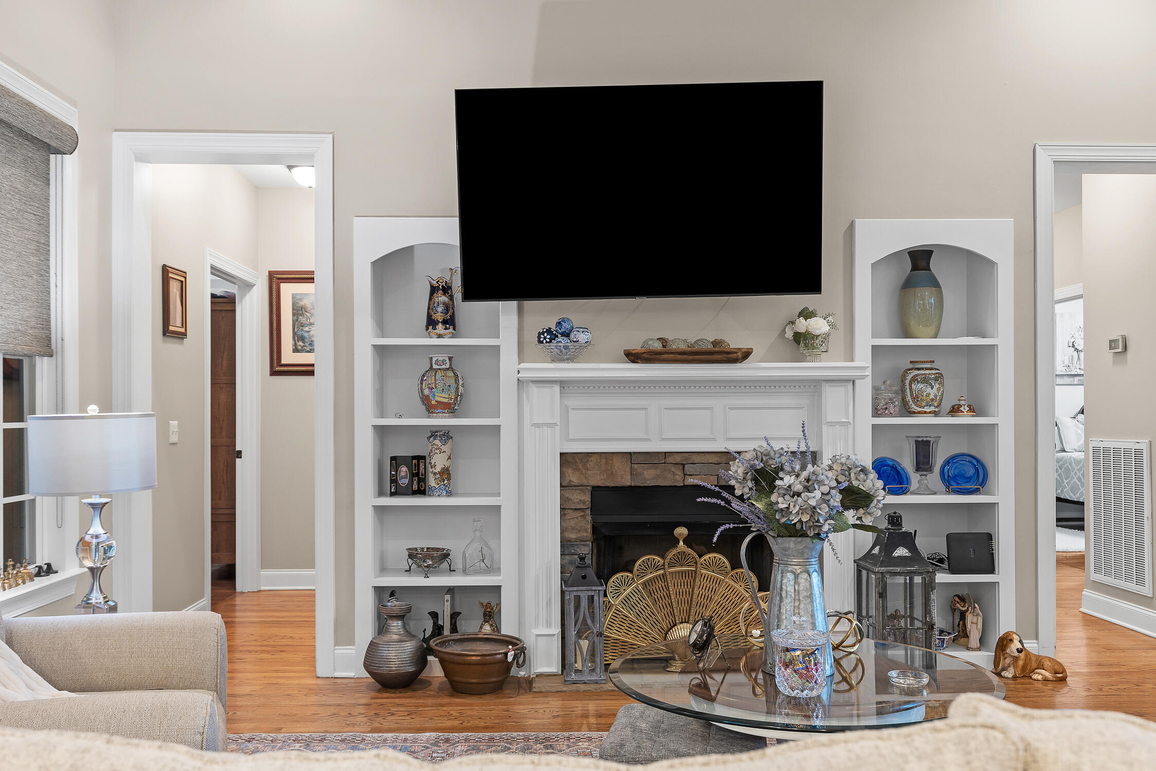 1097 Natural Way