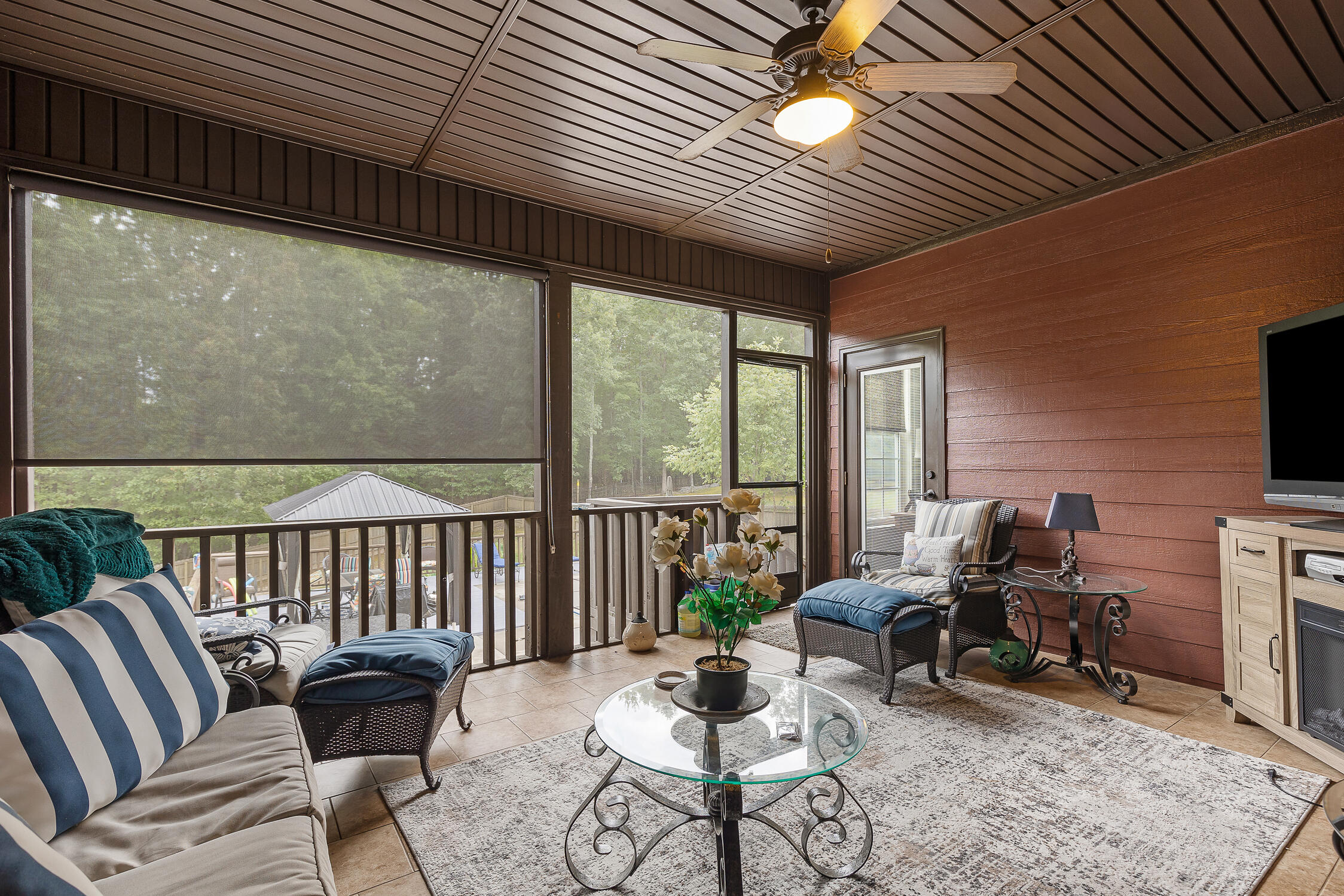 1097 Natural Way