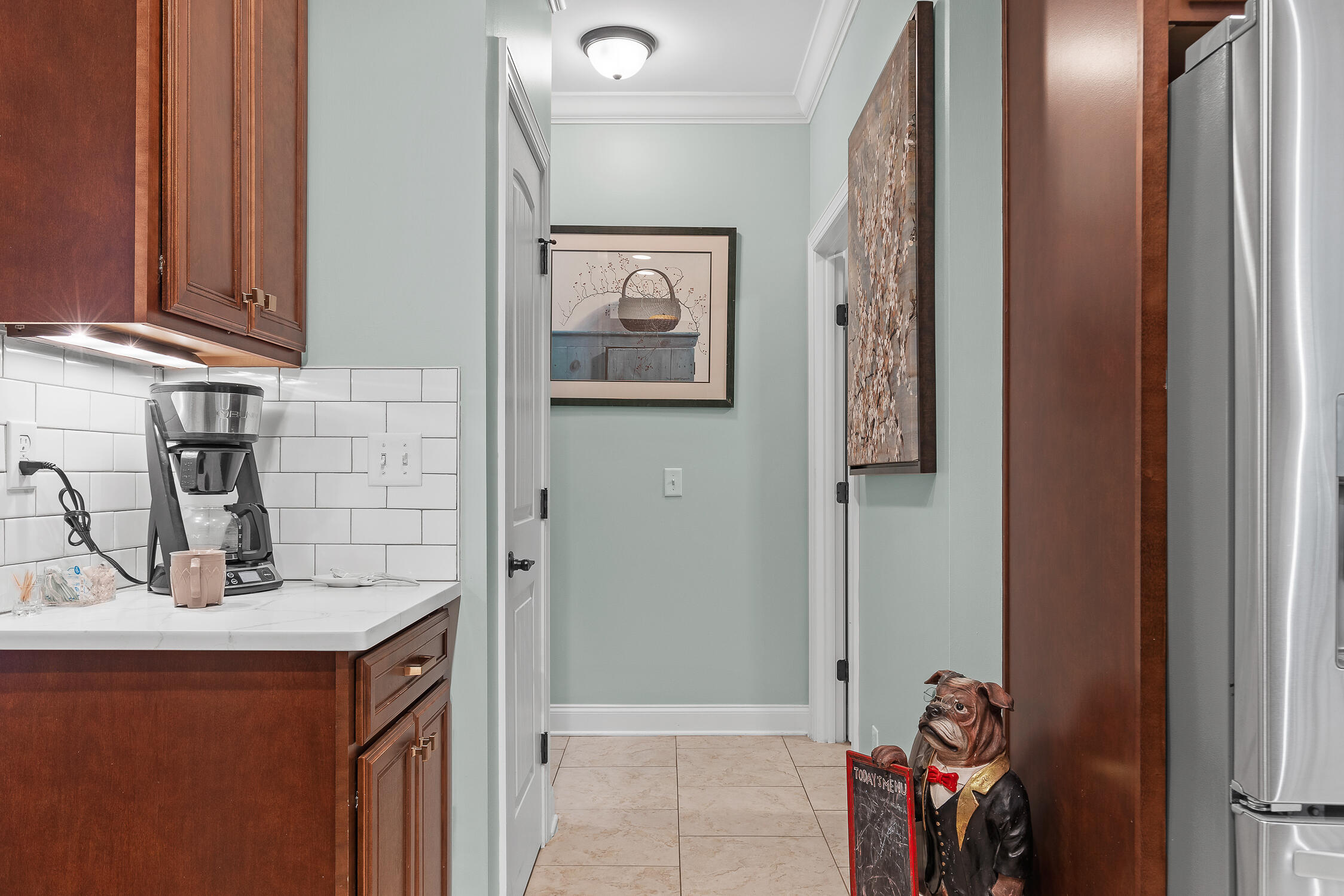 1097 Natural Way