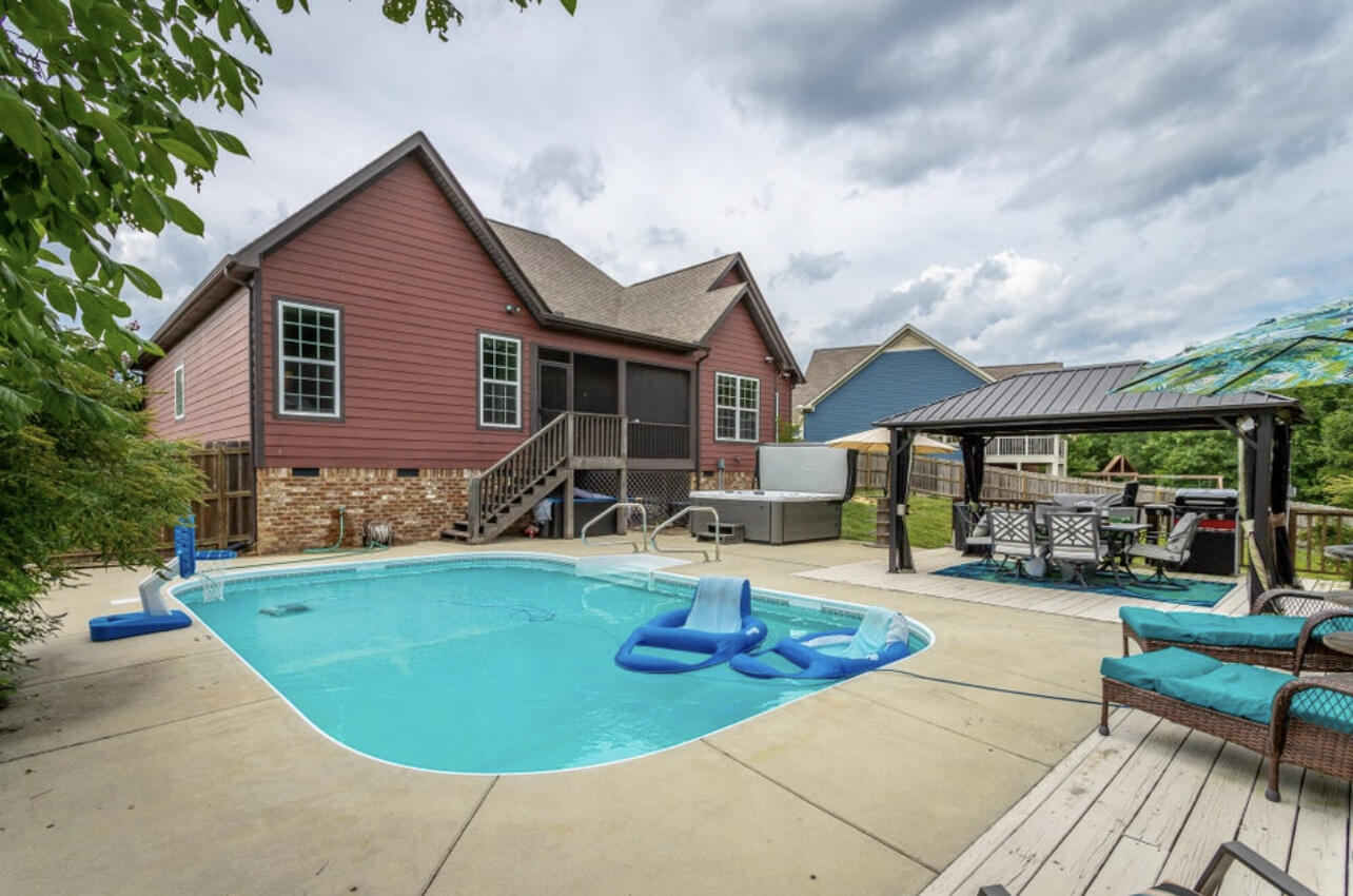 1097 Natural Way