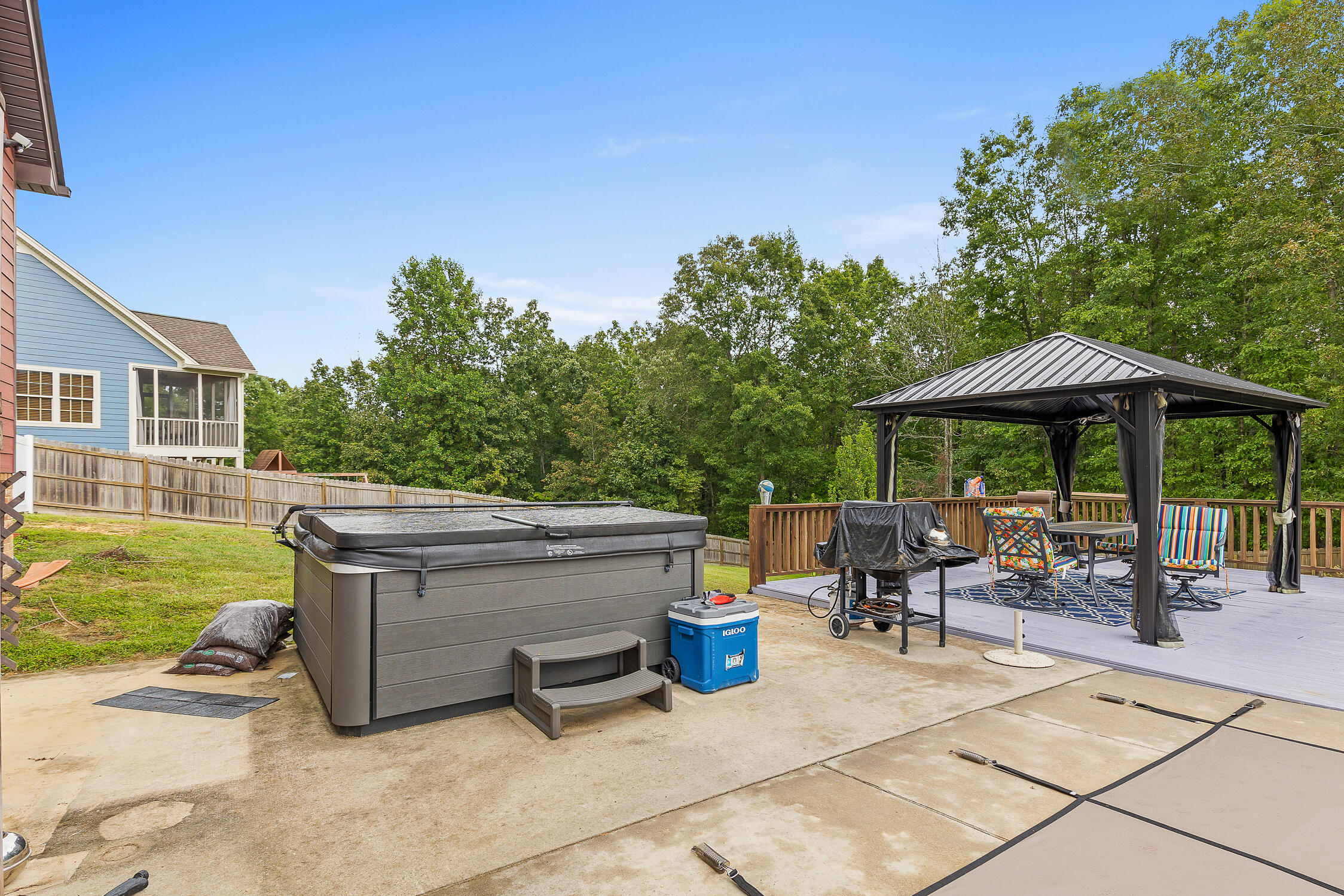 1097 Natural Way