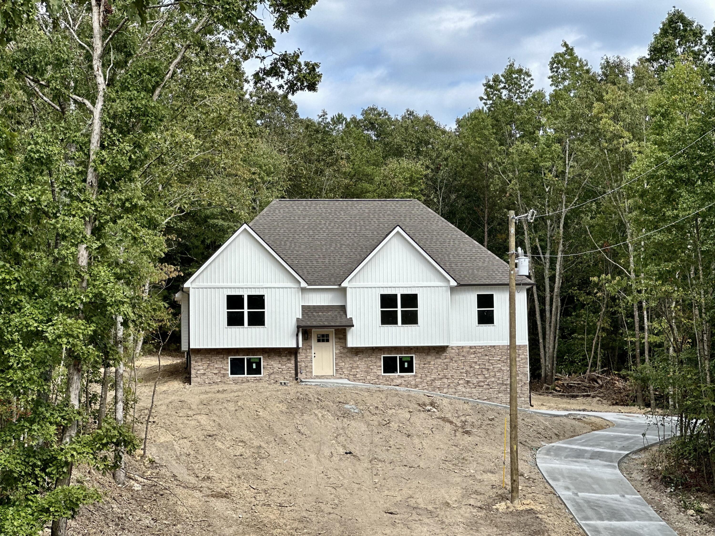 587 Condra Road, 7