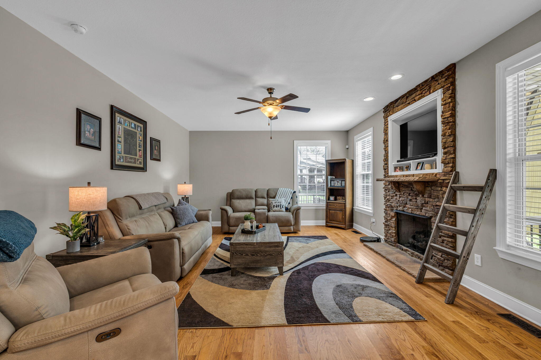 8720 Walnut Leaf Drive