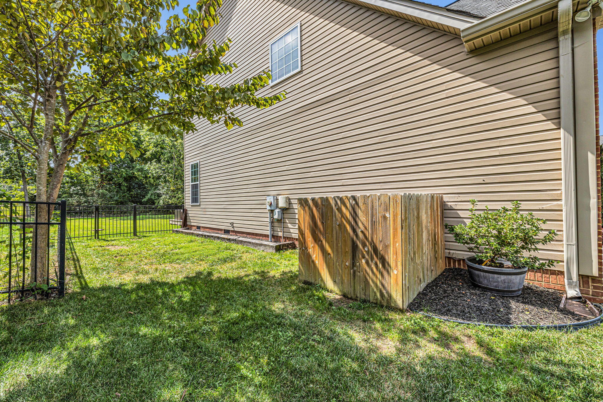 8720 Walnut Leaf Drive