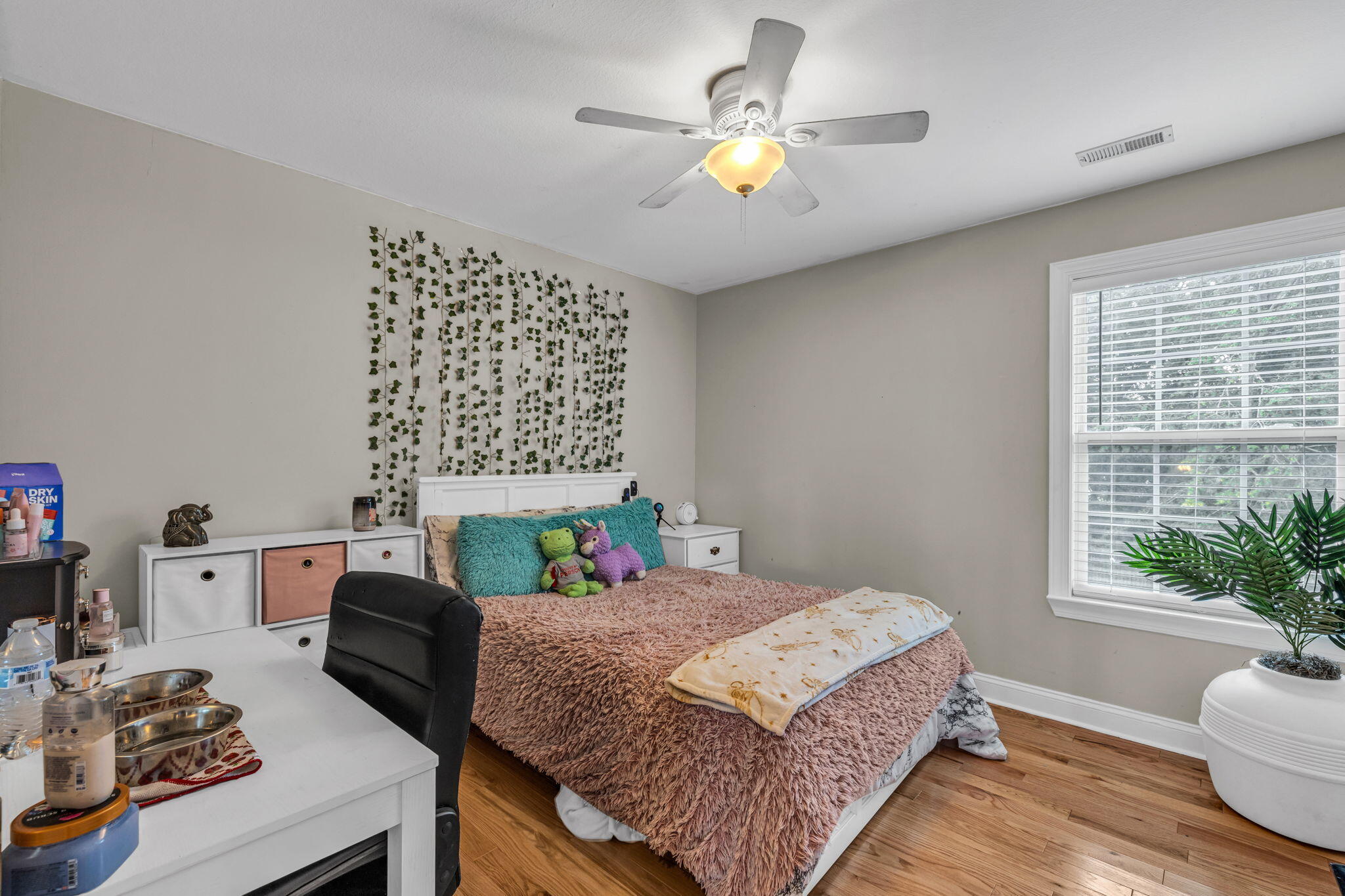8720 Walnut Leaf Drive