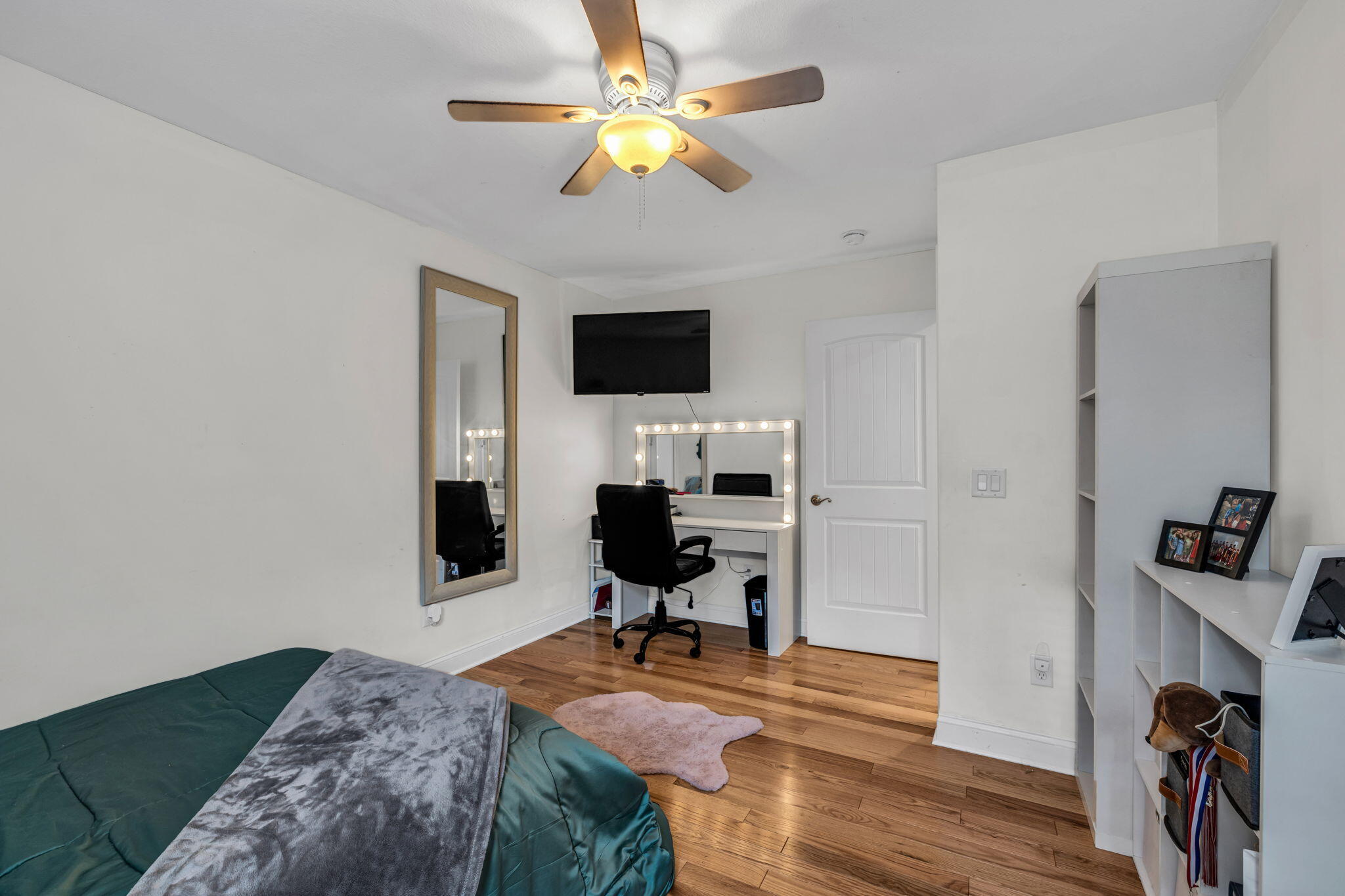 8720 Walnut Leaf Drive
