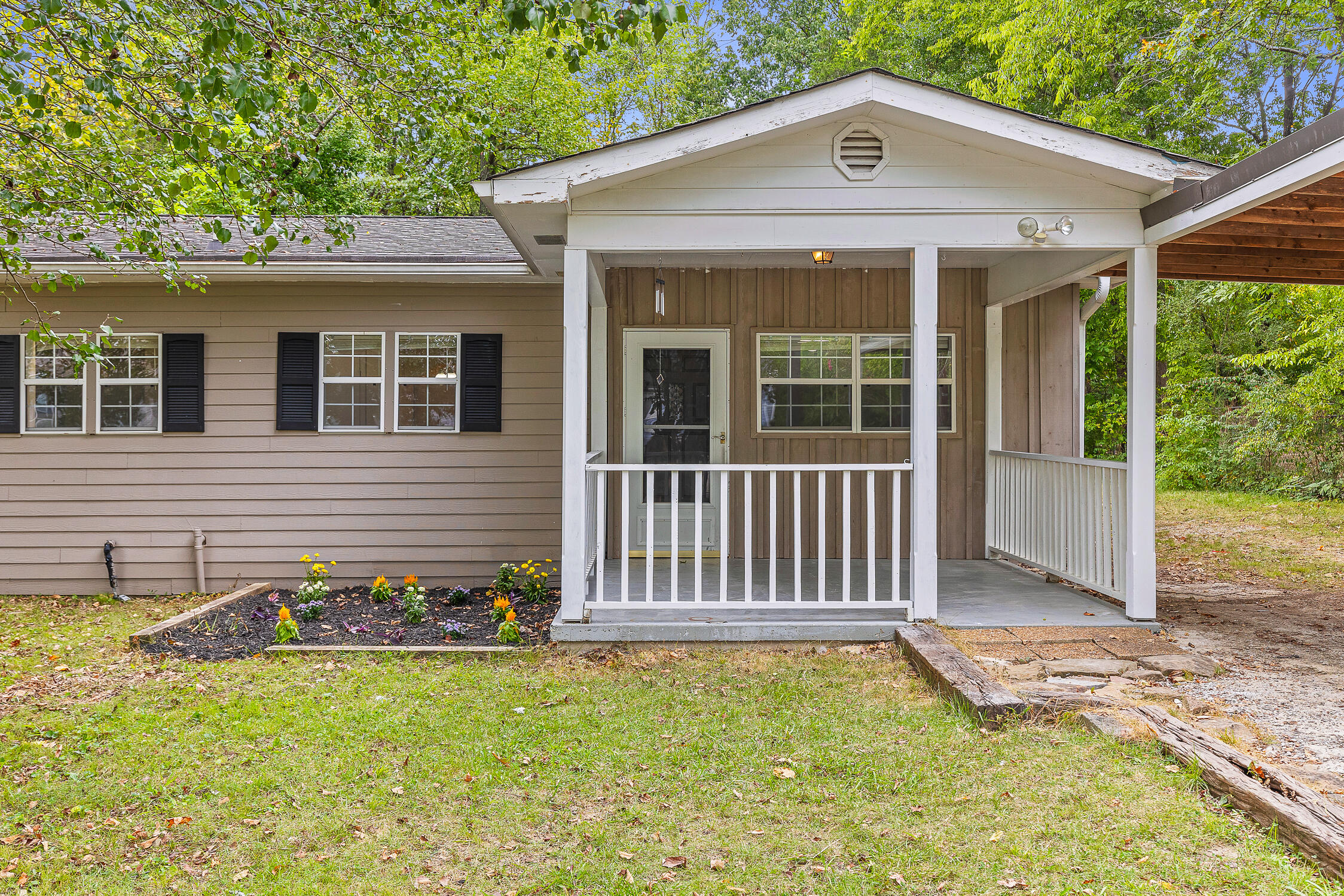 7511 John Henry Road