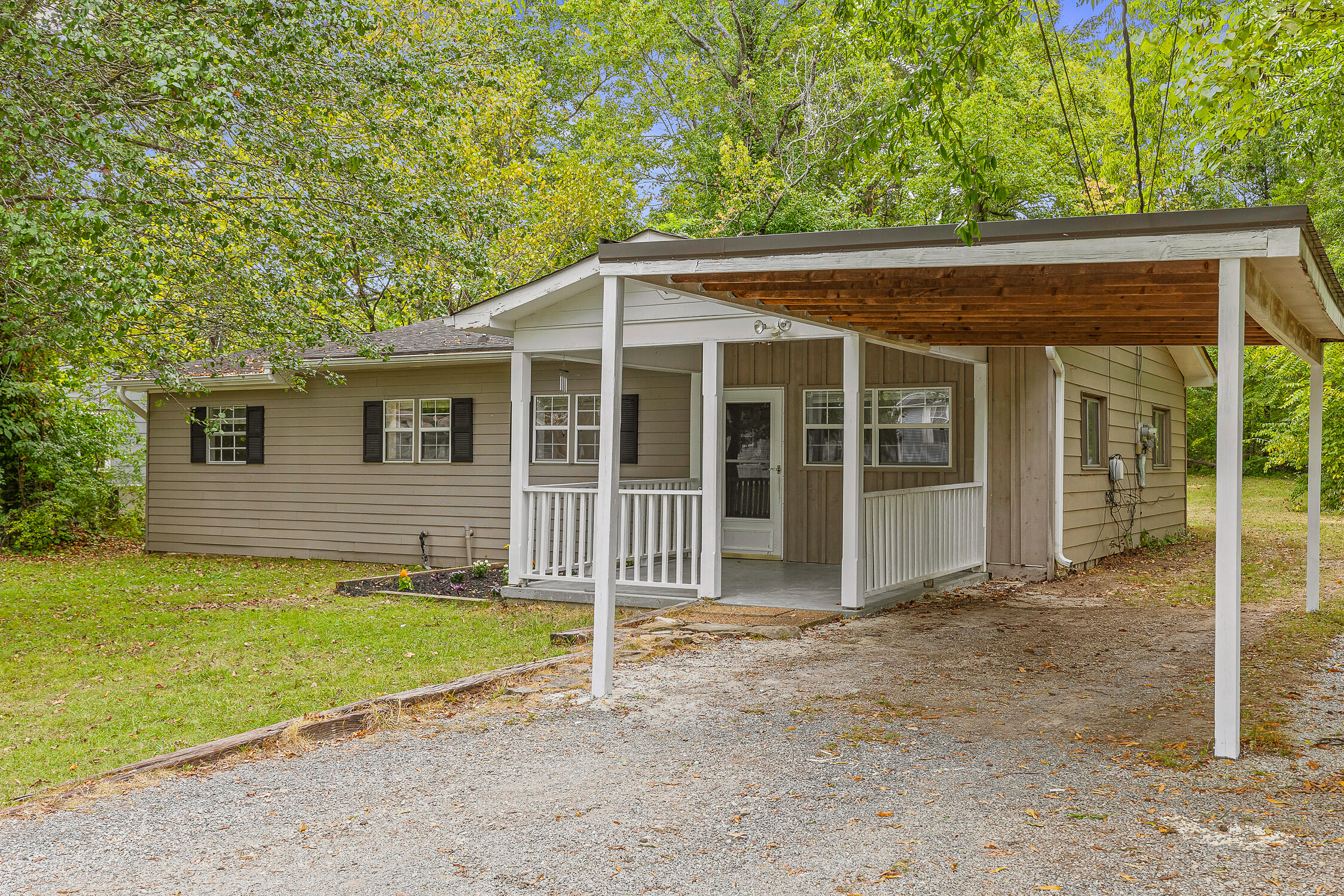 7511 John Henry Road