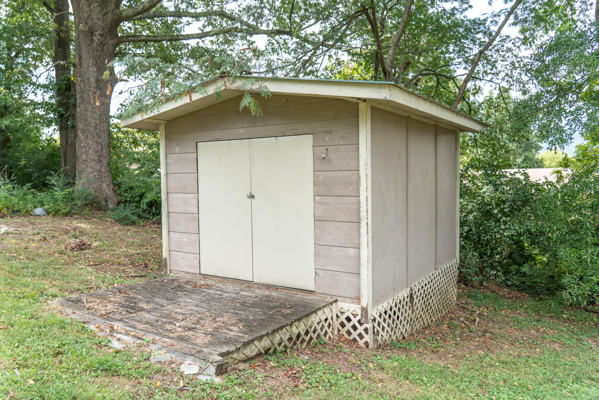 405 Missionary Avenue, A & B