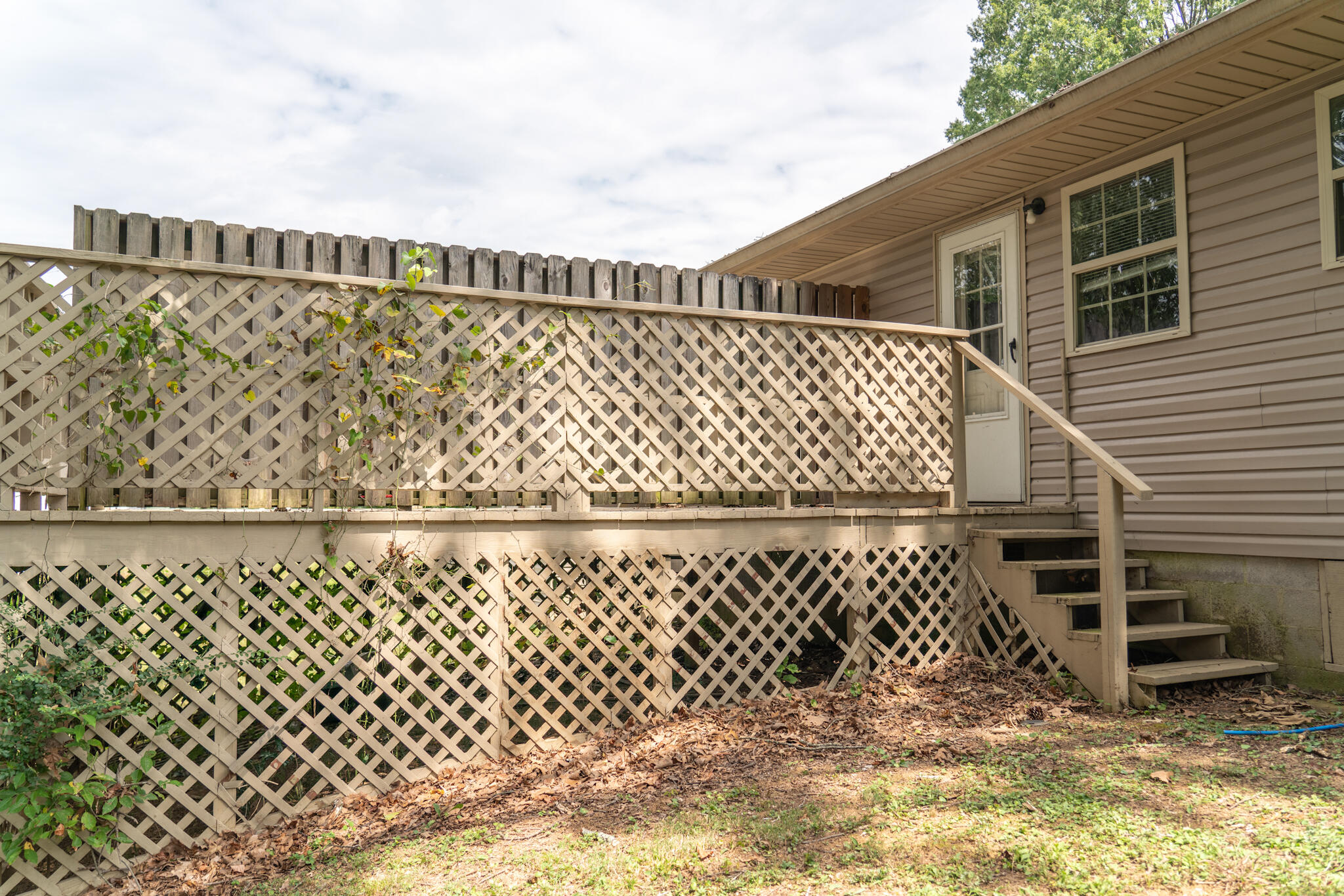 405 Missionary Avenue, A & B