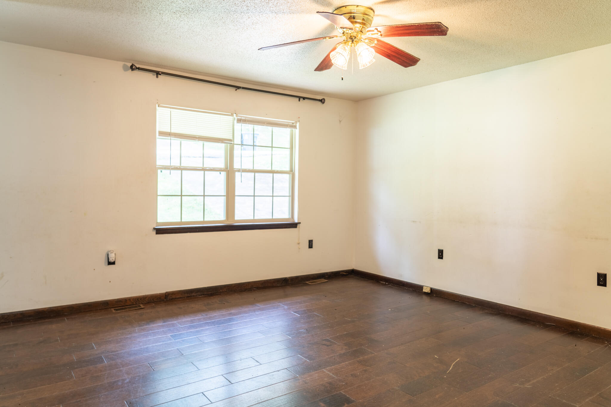 405 Missionary Avenue, A & B