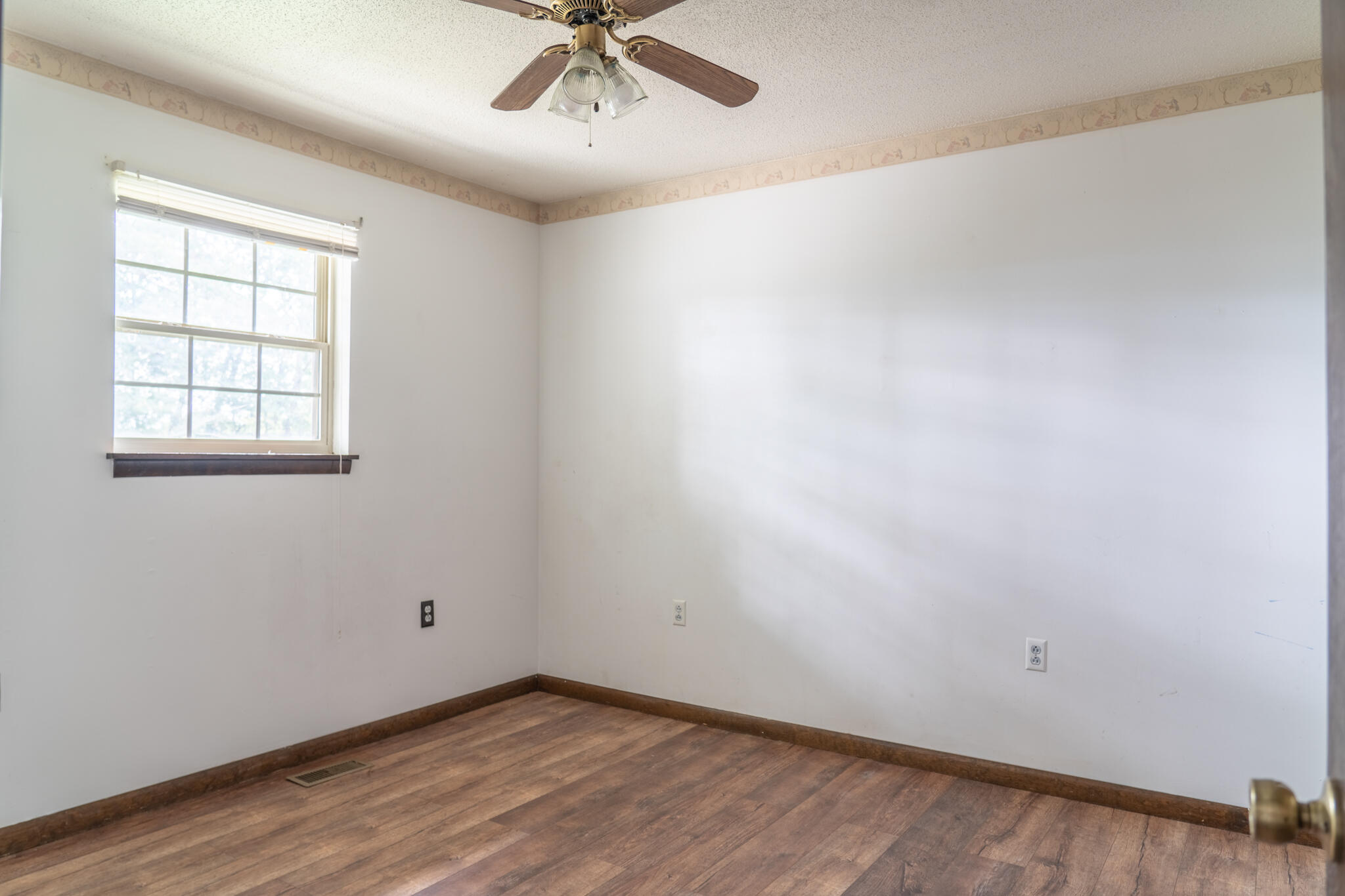405 Missionary Avenue, A & B