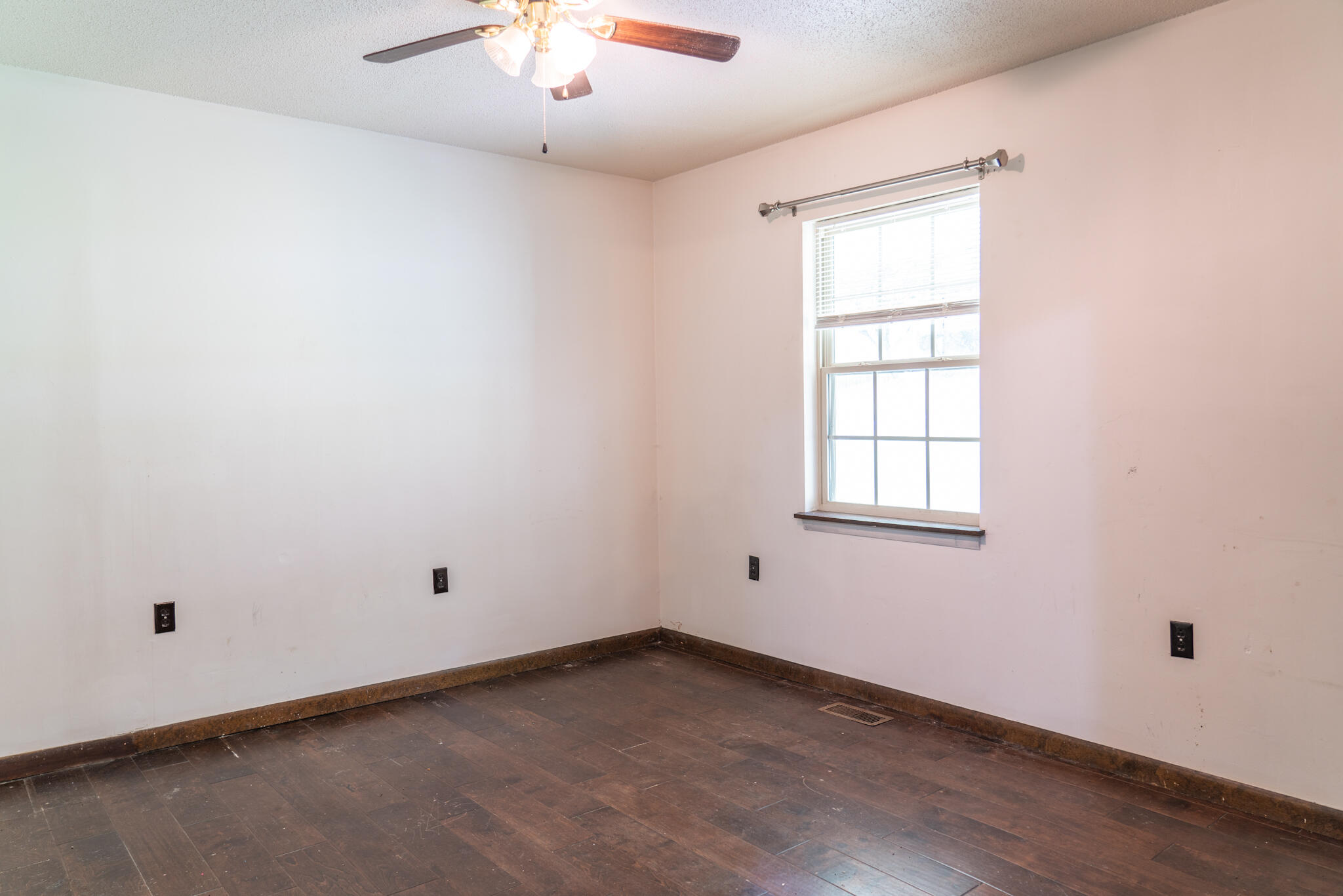 405 Missionary Avenue, A & B