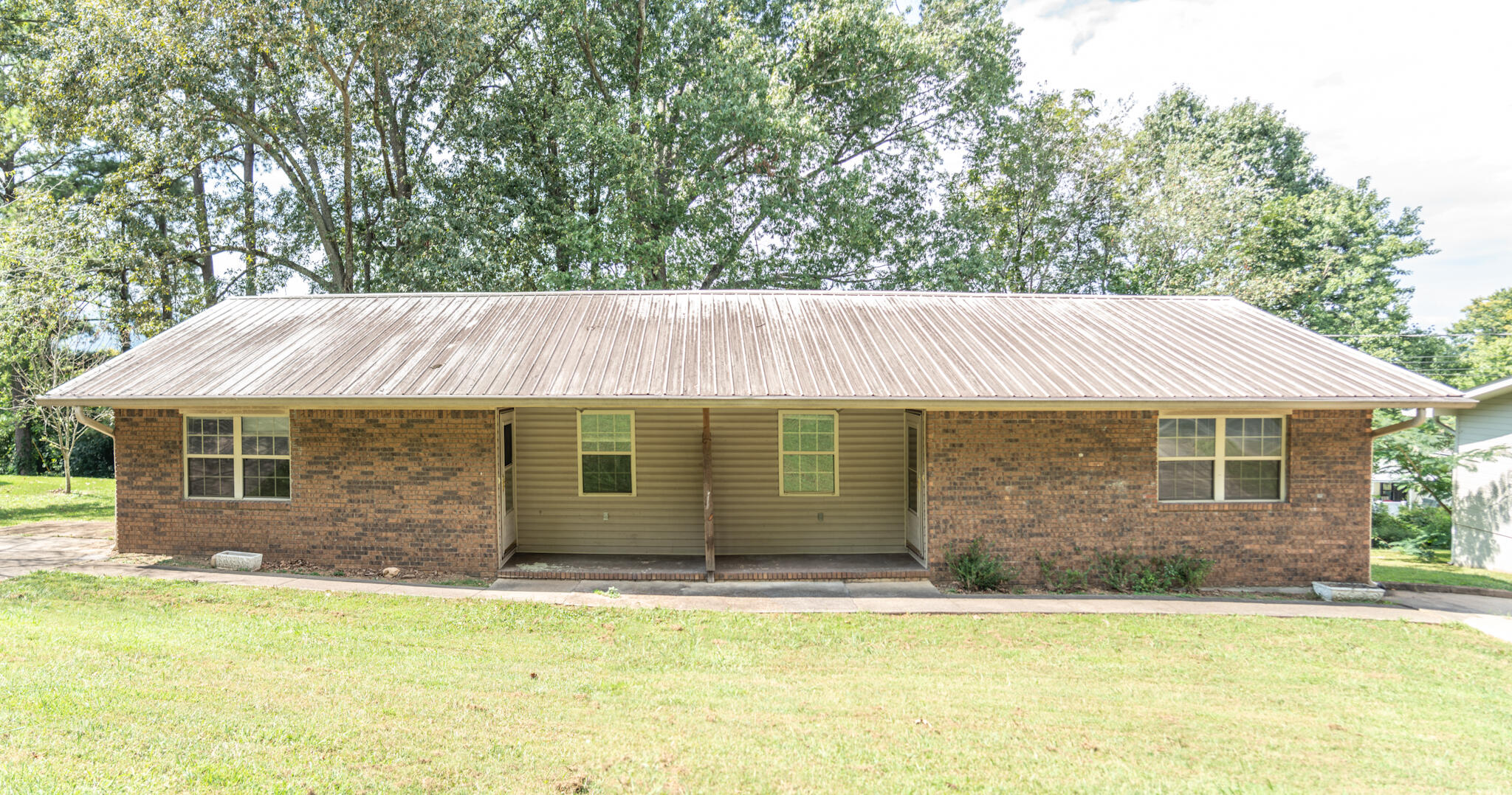 405 Missionary Avenue, A & B