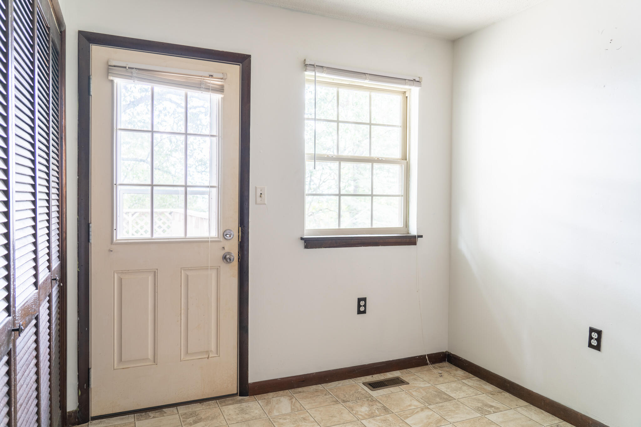405 Missionary Avenue, A & B