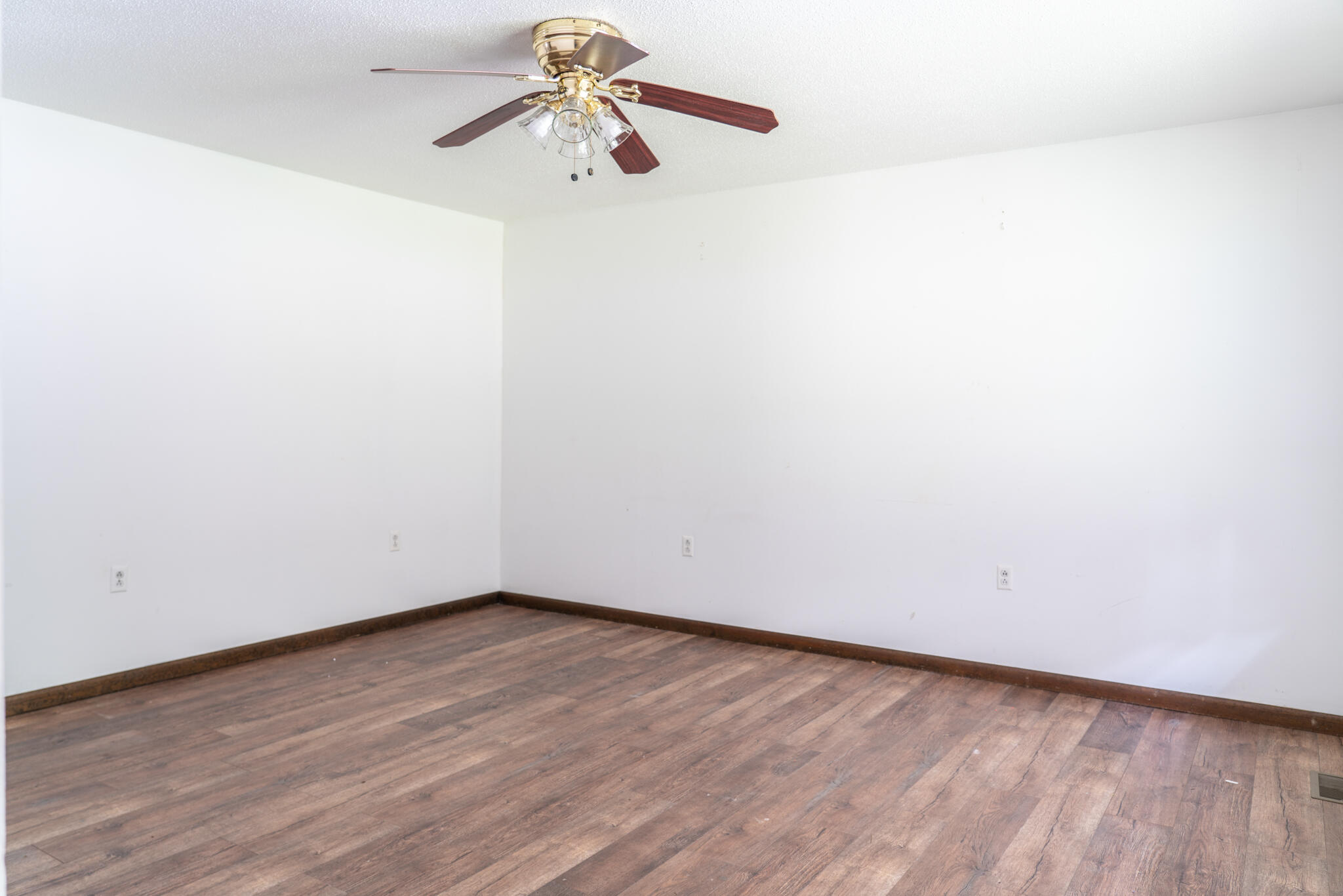 405 Missionary Avenue, A & B