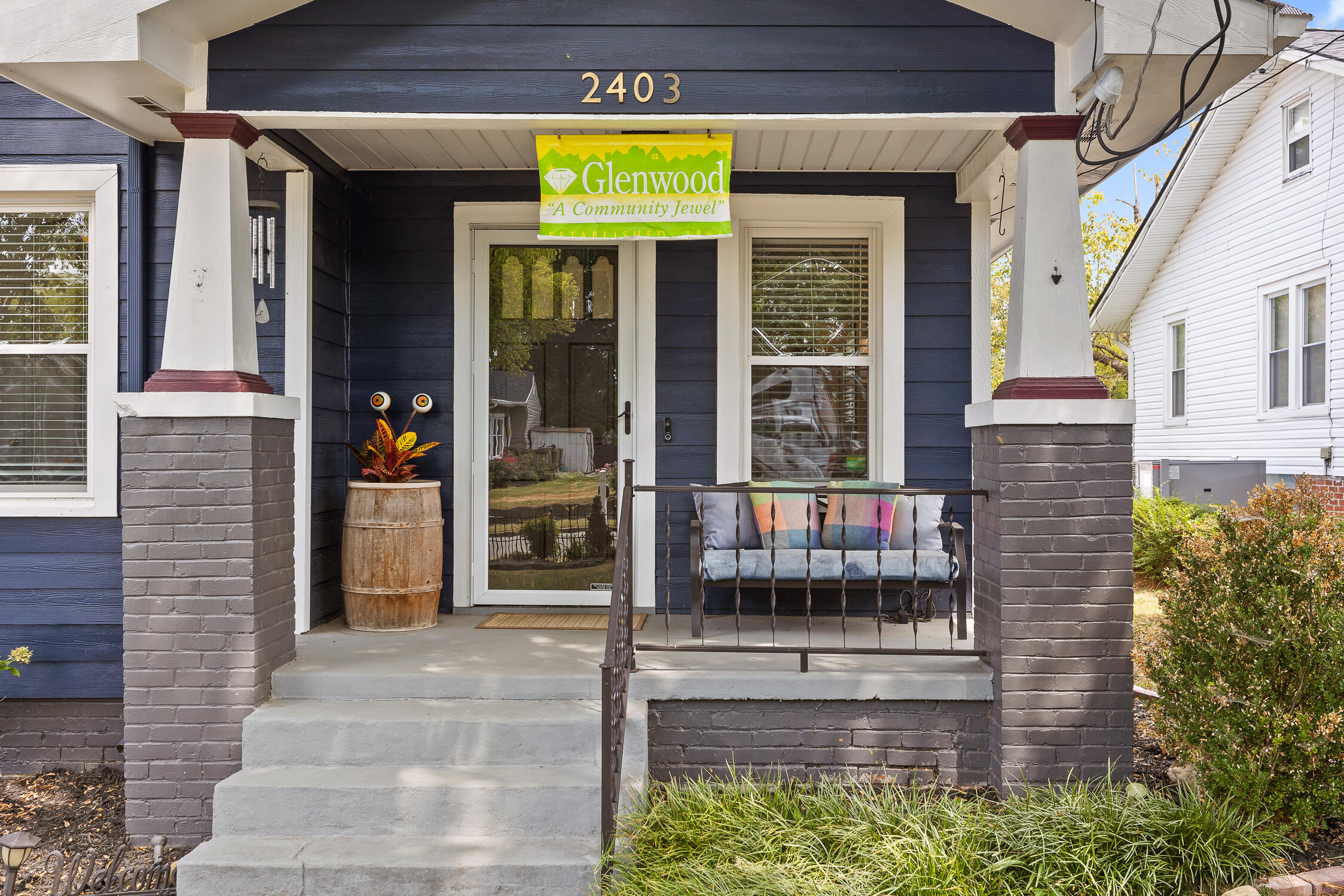 2403 Ivy Street