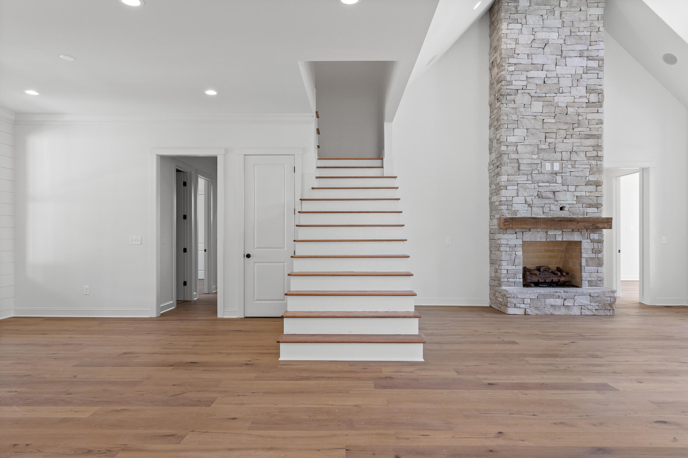 8121 Mountain Laurel Tr, 60