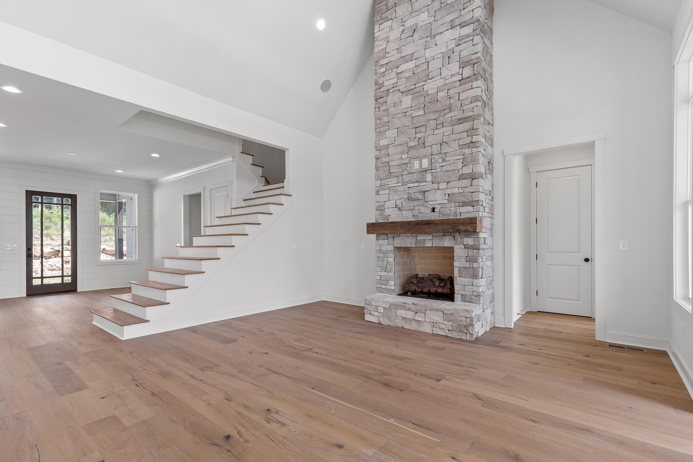 8121 Mountain Laurel Tr, 60