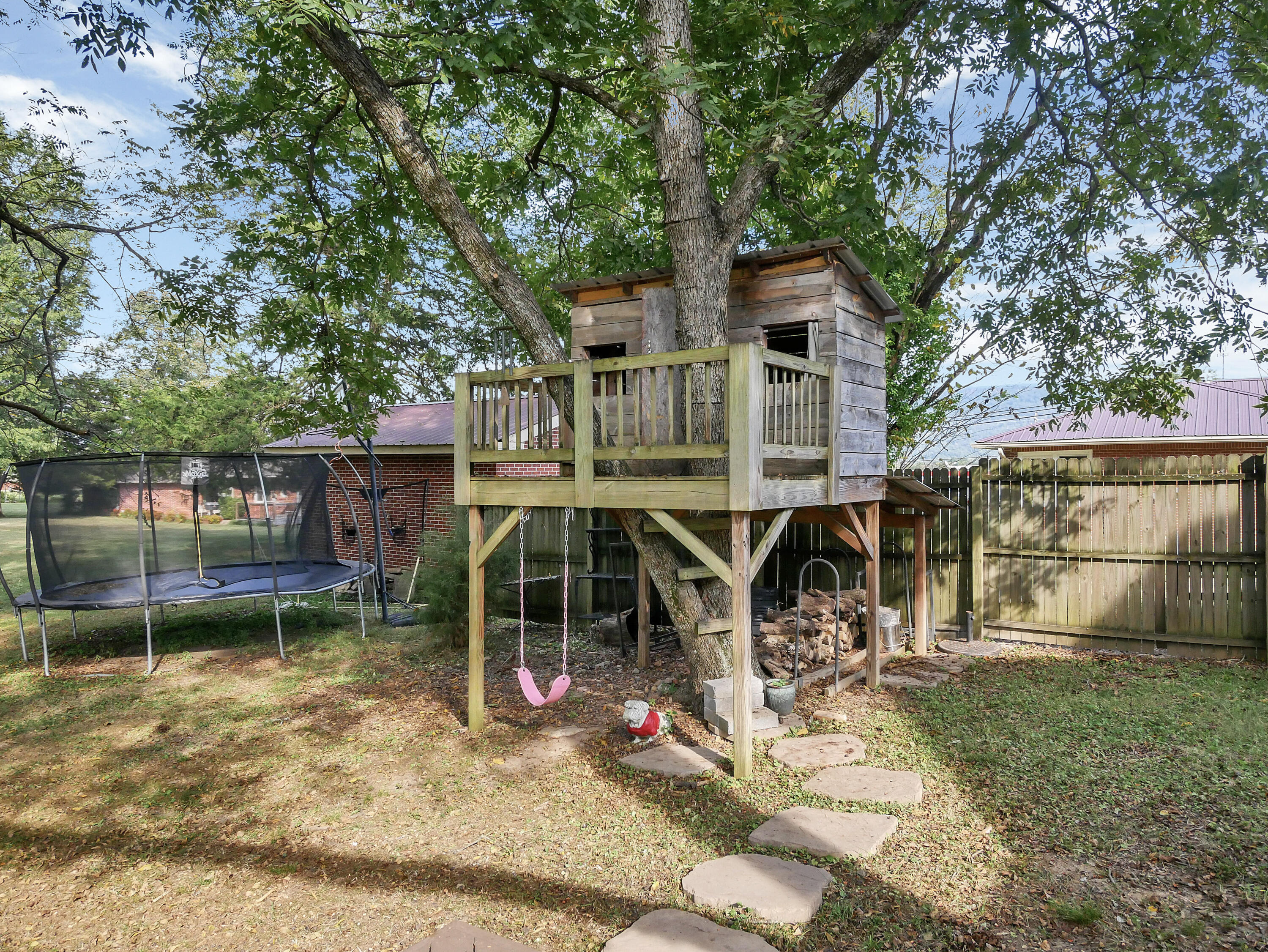 50 Wren Avenue