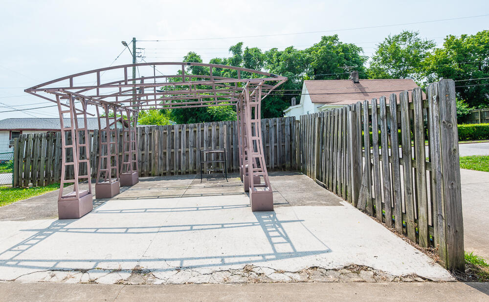 1008 W 37th Street