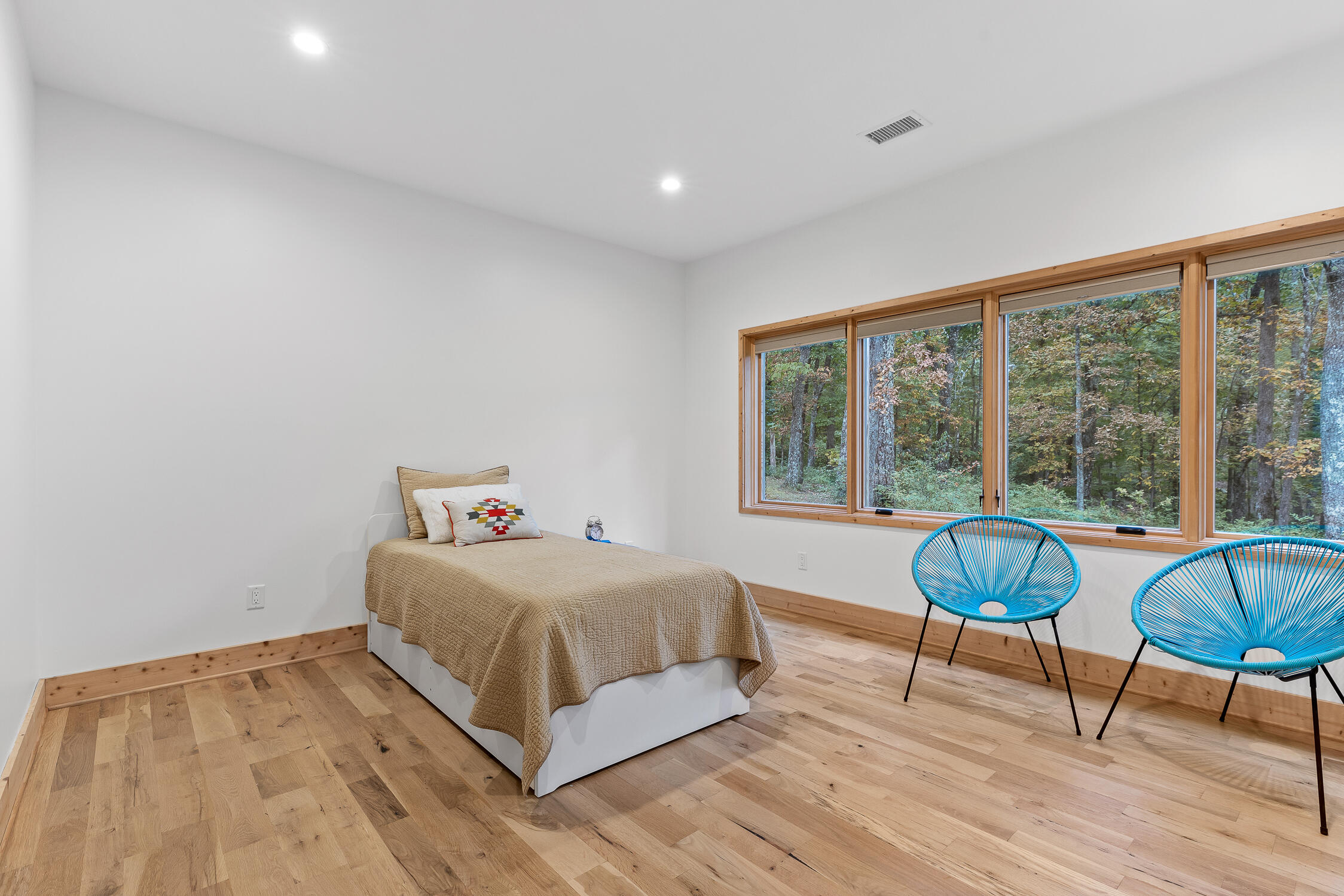 1013 Cumberland Road