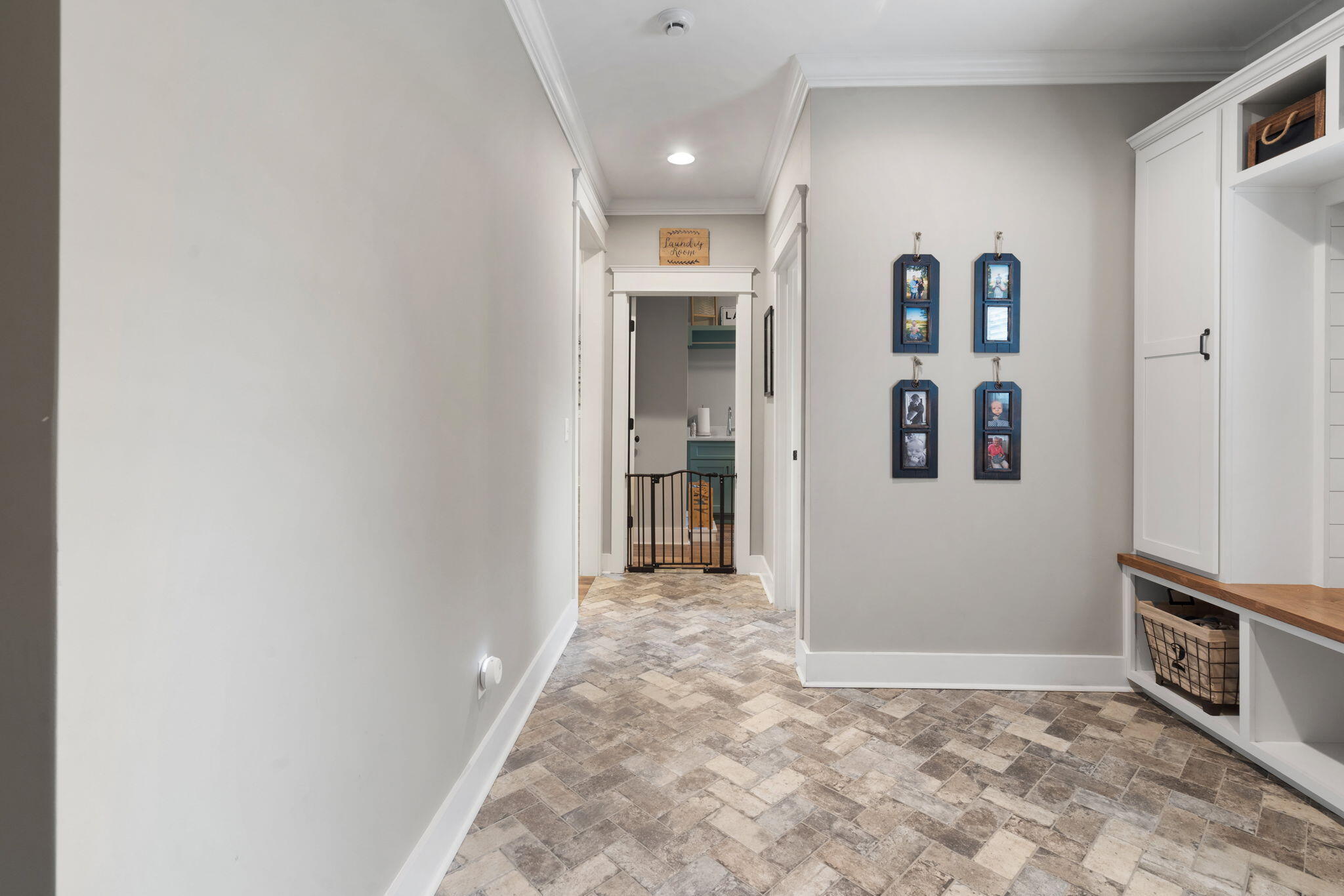 827 Brookhollow Lane