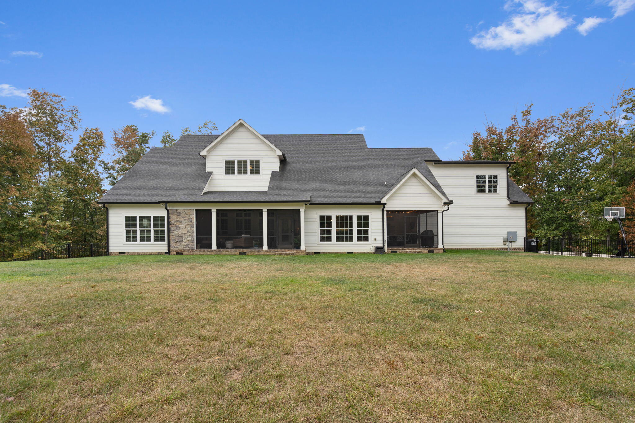 827 Brookhollow Lane