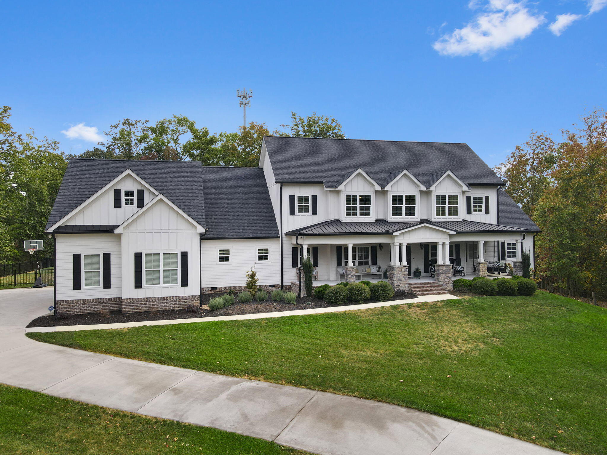 827 Brookhollow Lane