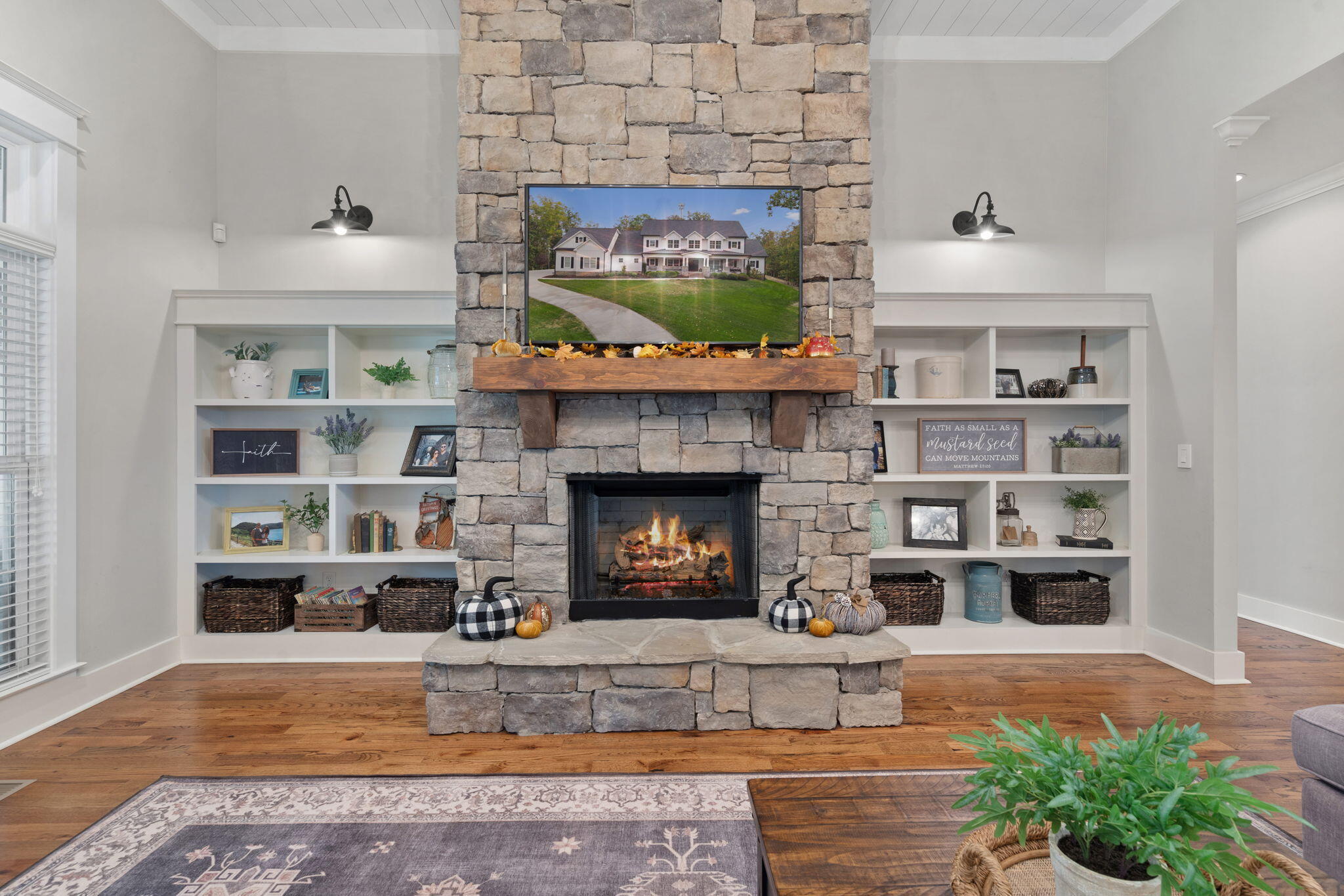 827 Brookhollow Lane