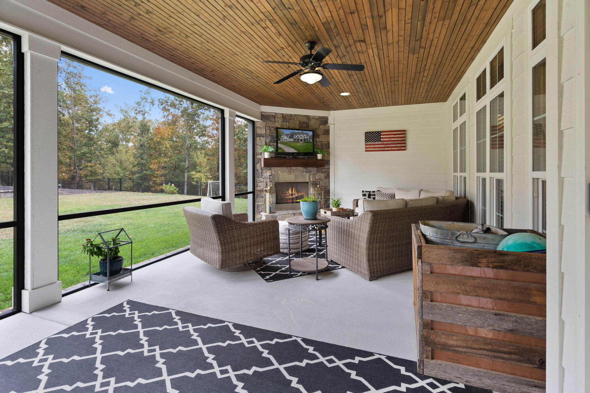 827 Brookhollow Lane