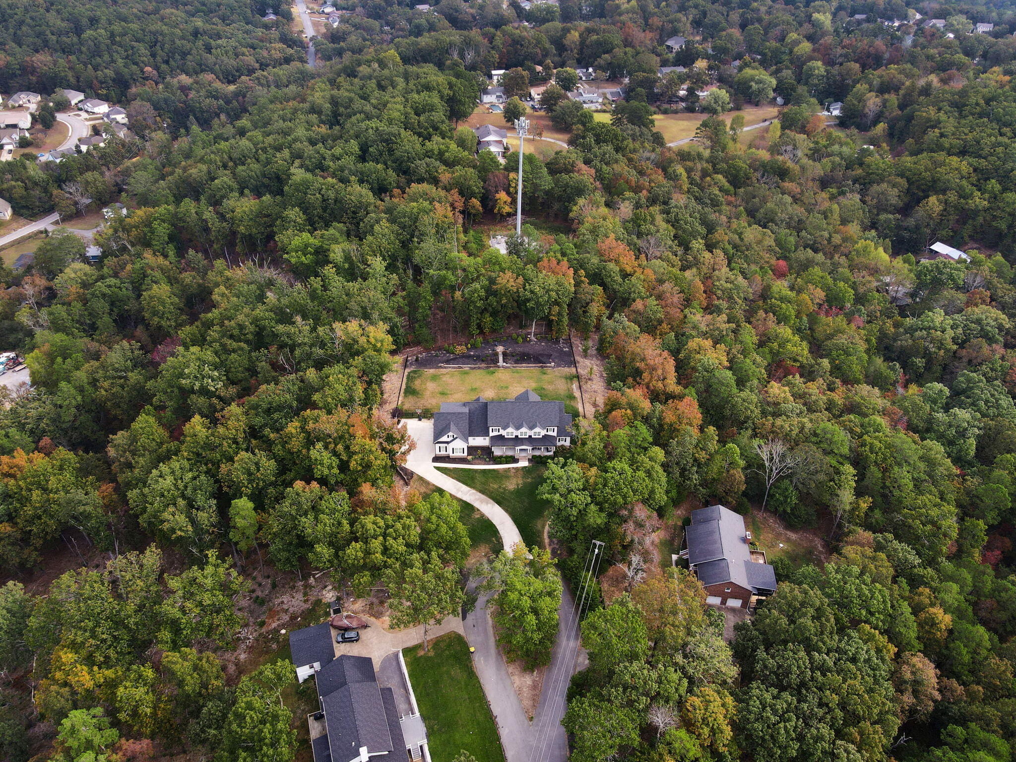 827 Brookhollow Lane