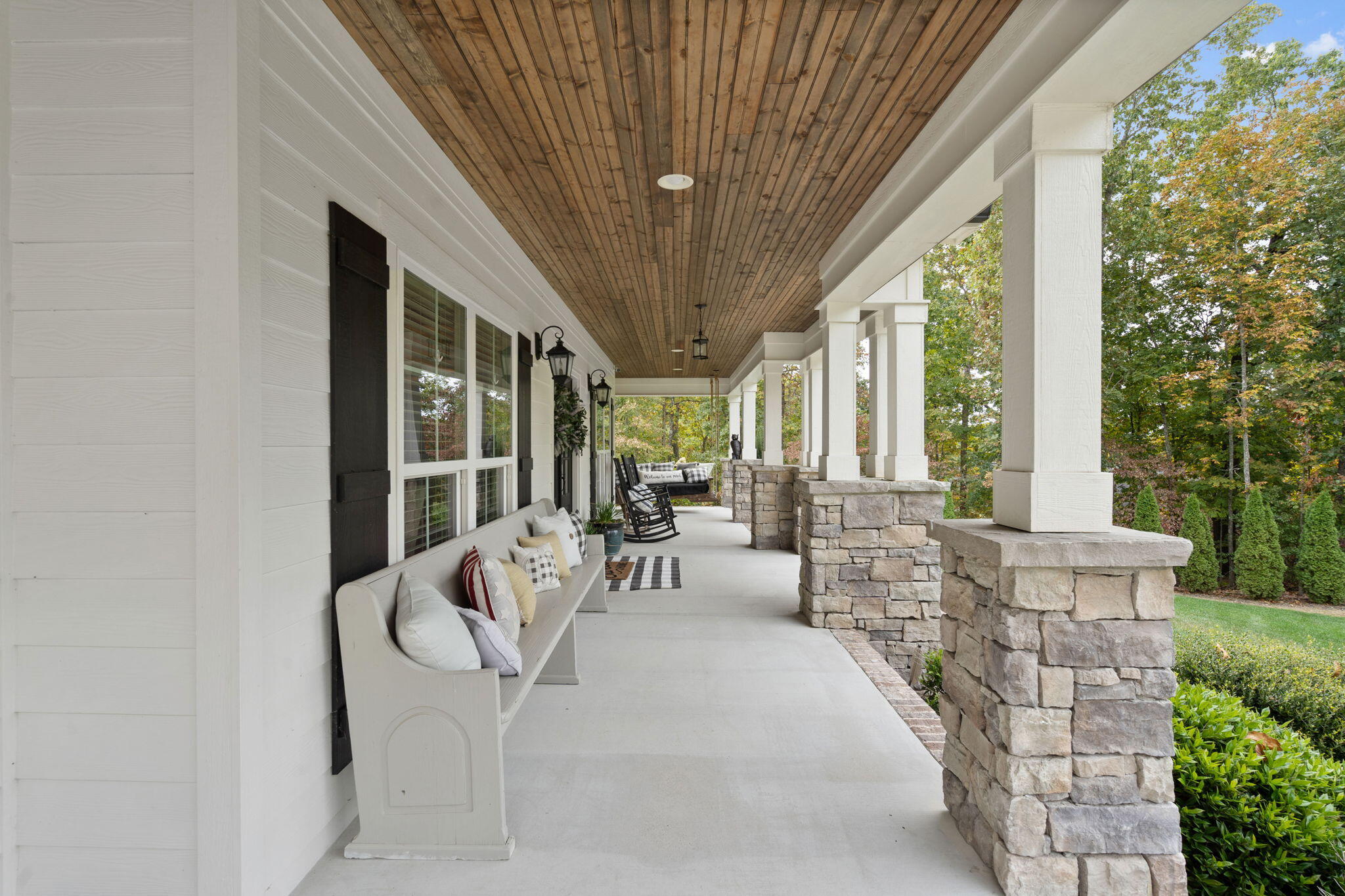 827 Brookhollow Lane