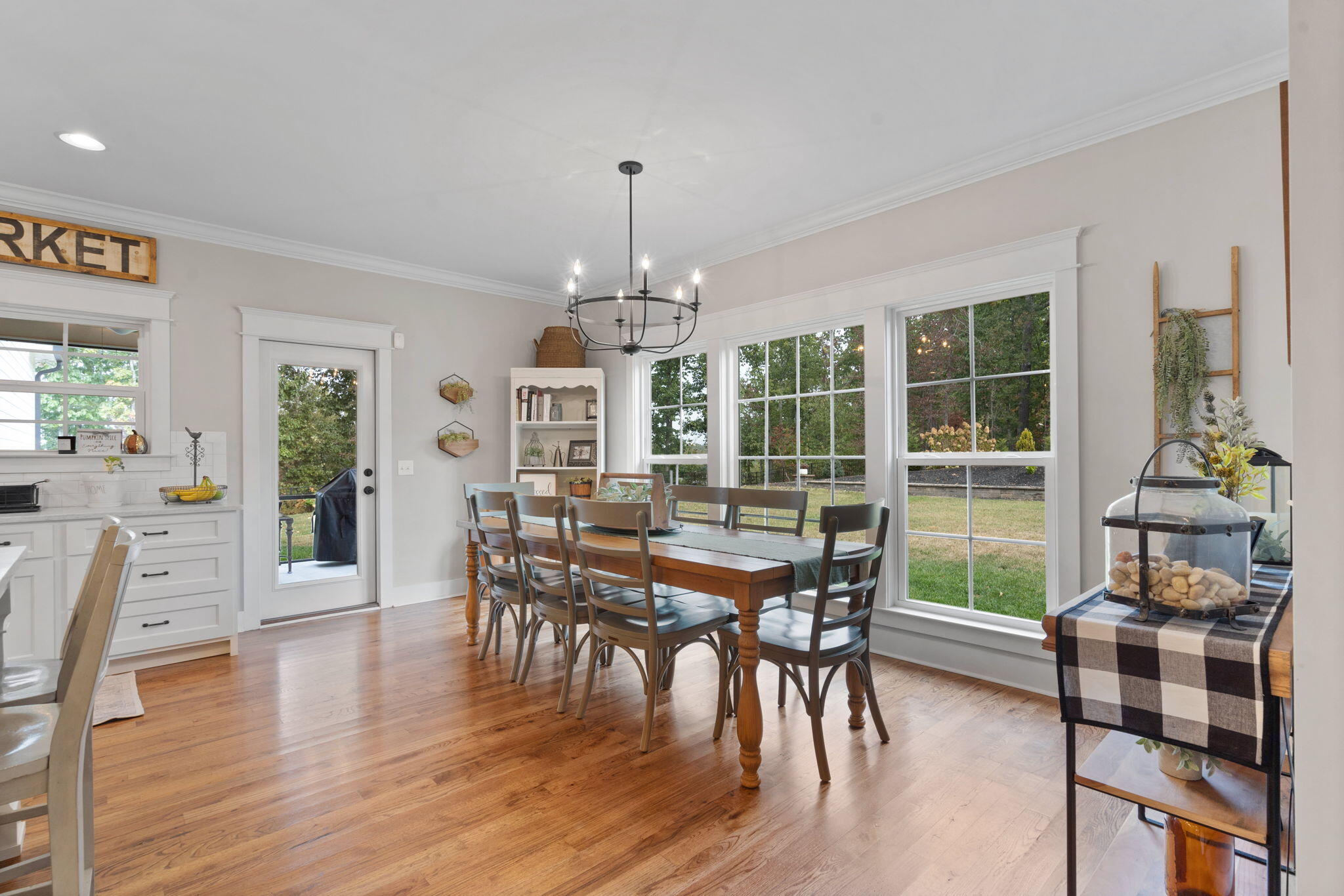 827 Brookhollow Lane