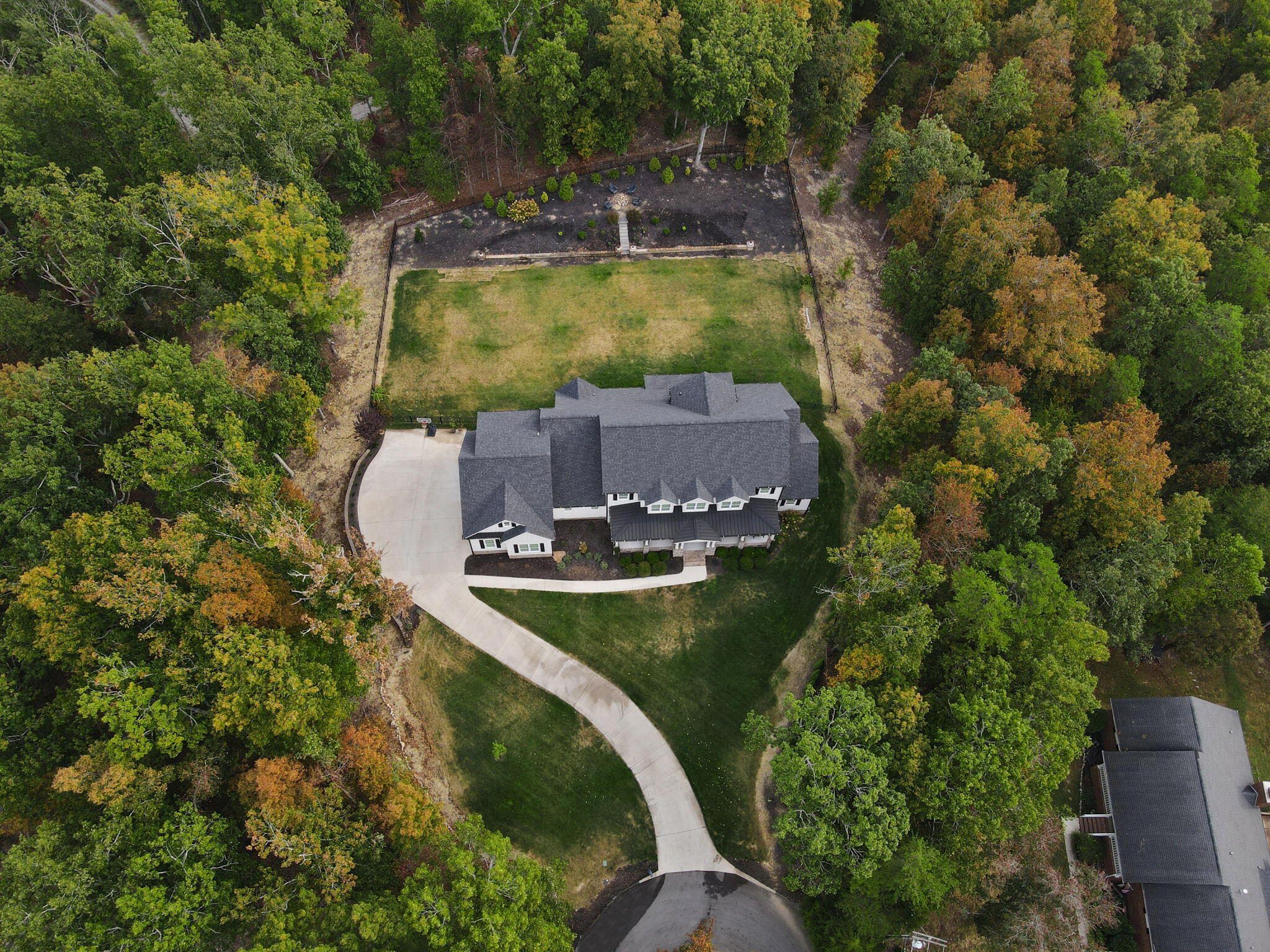 827 Brookhollow Lane