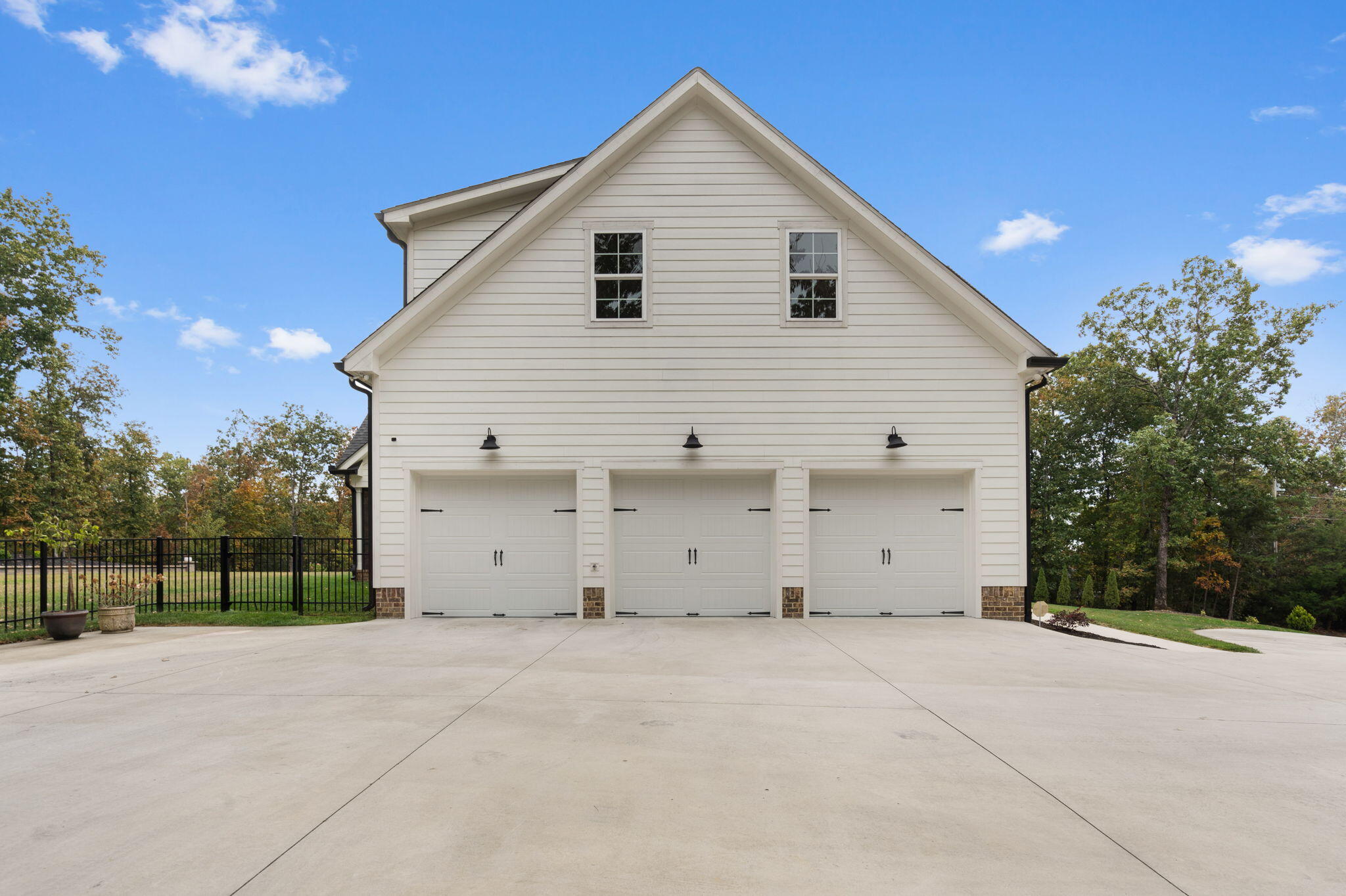 827 Brookhollow Lane