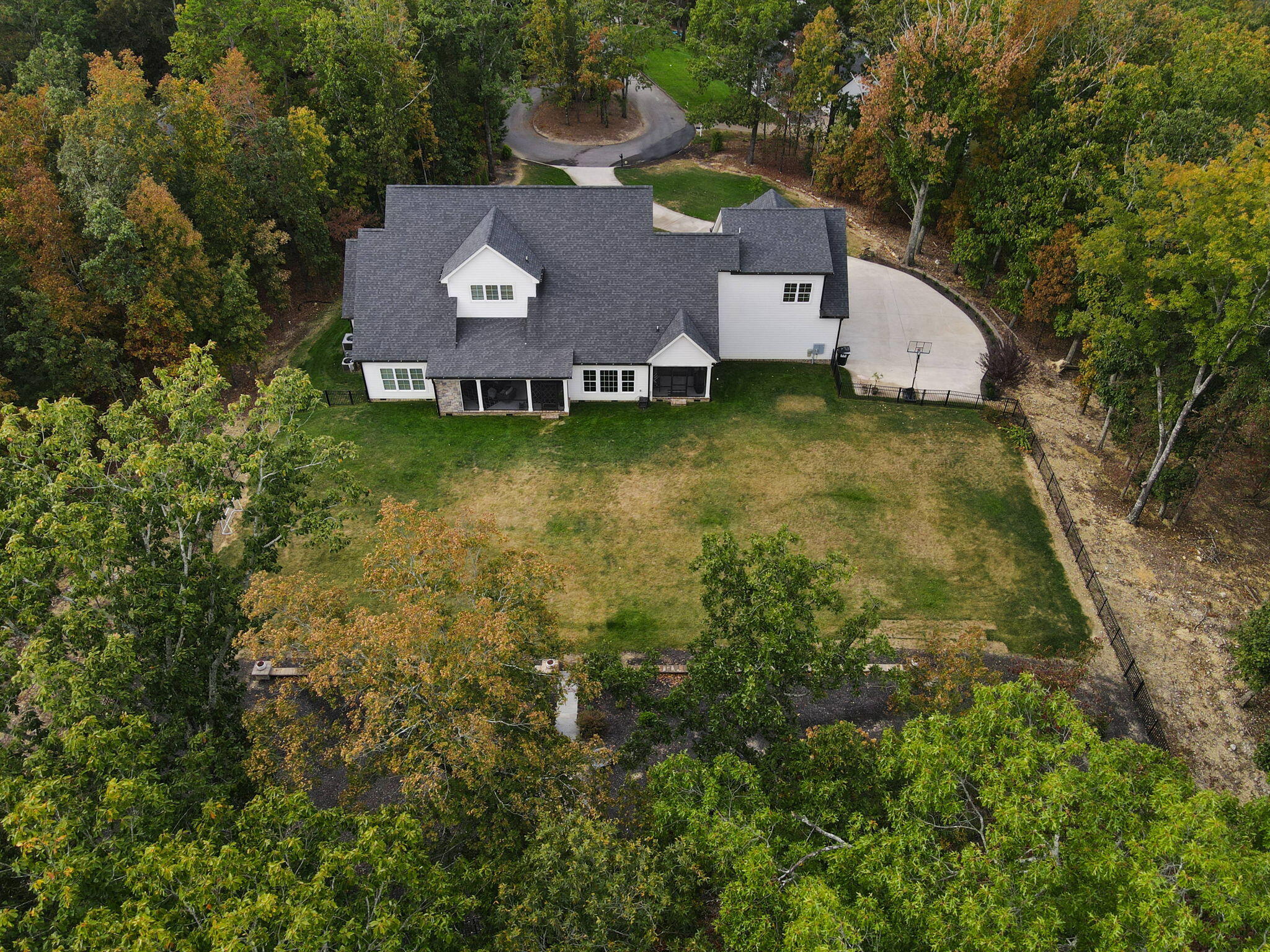 827 Brookhollow Lane