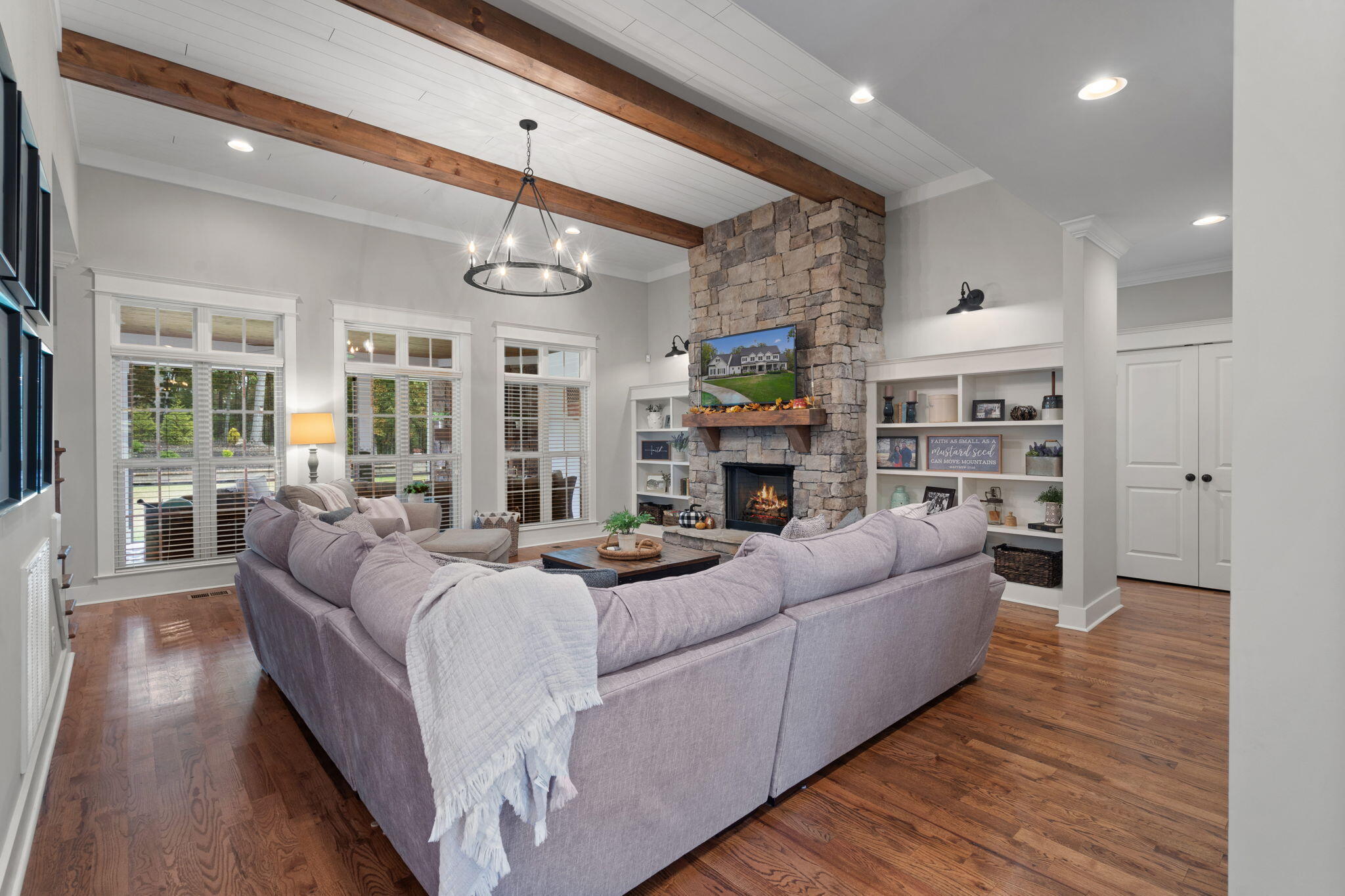 827 Brookhollow Lane