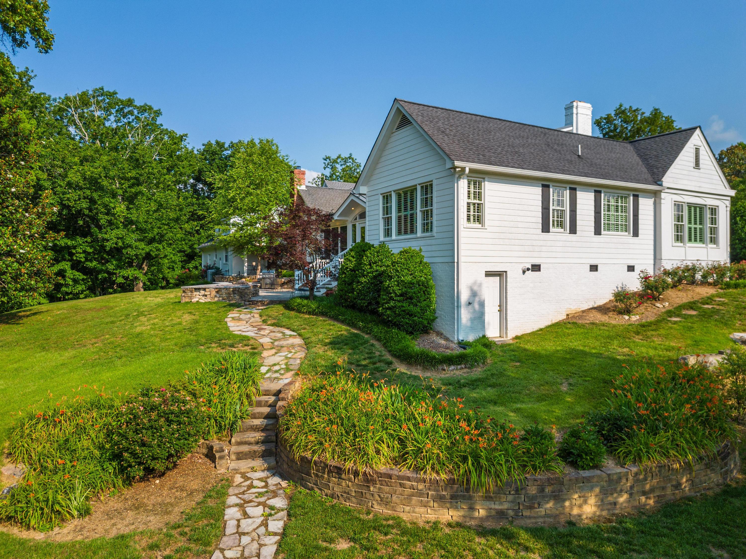 3014 Rivermont Road