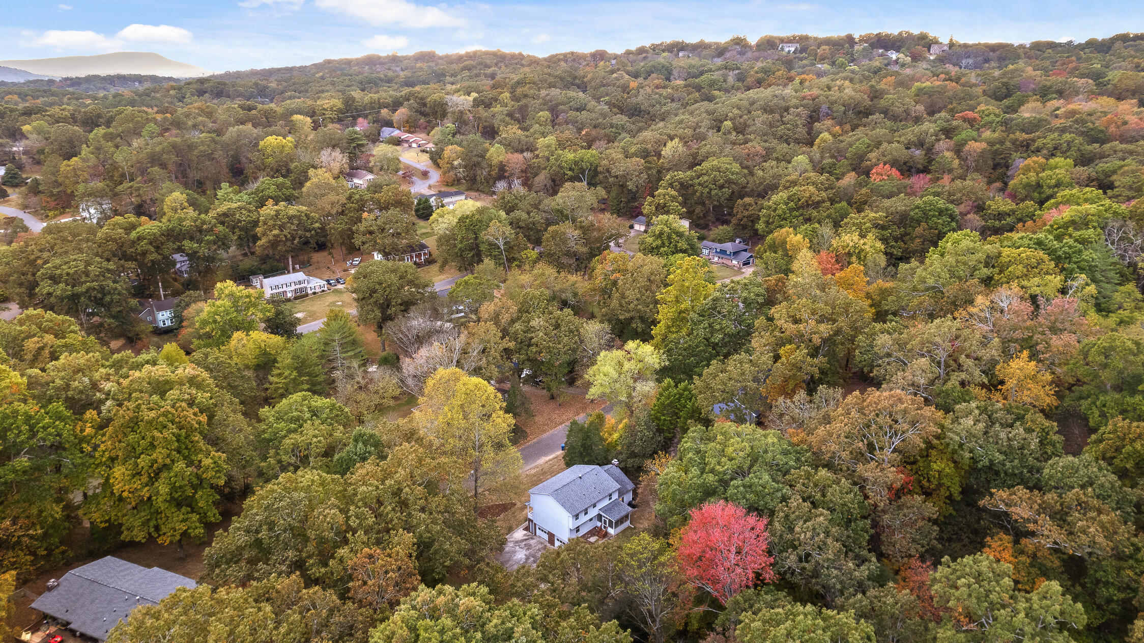 4833 Woodland Circle
