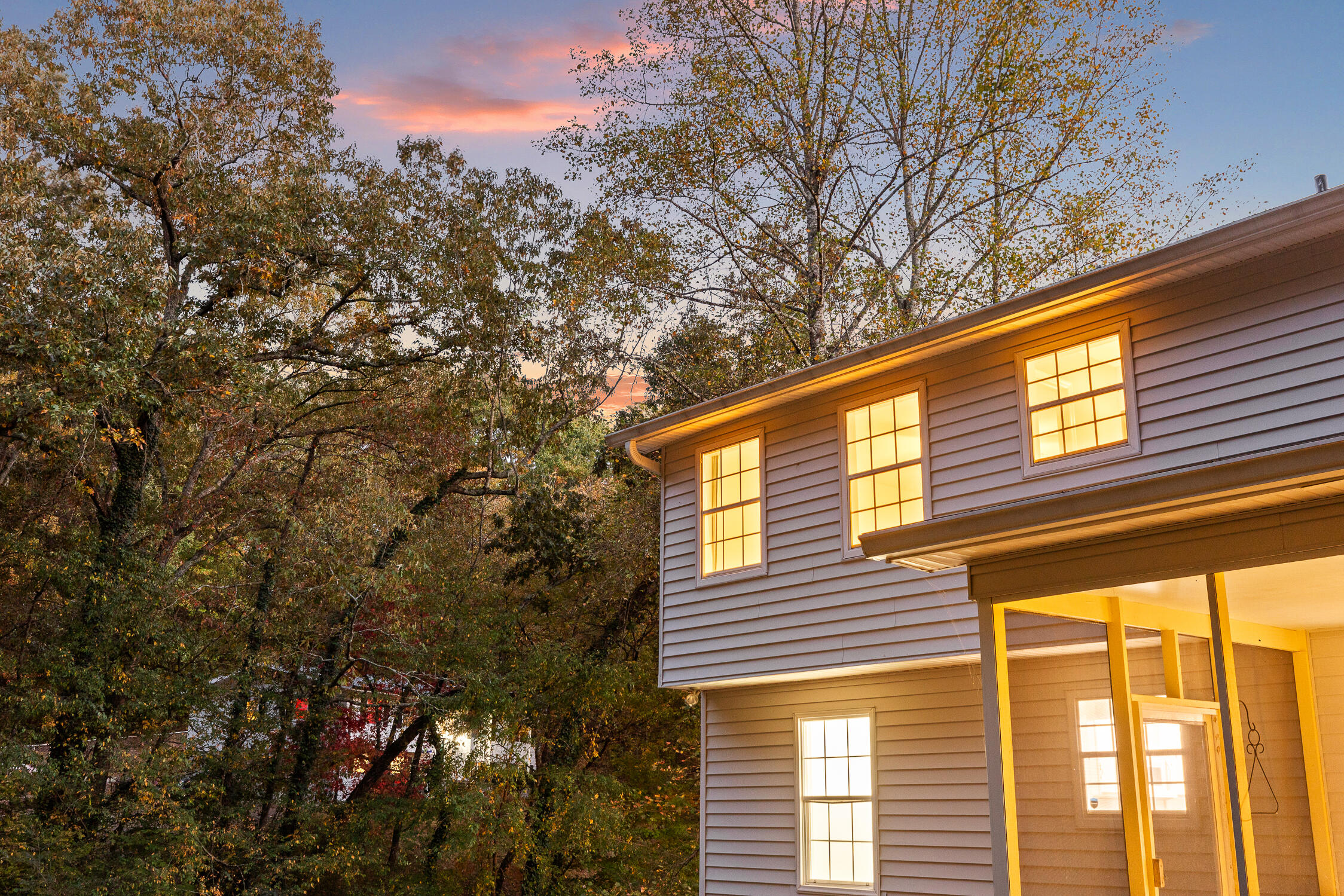 4833 Woodland Circle