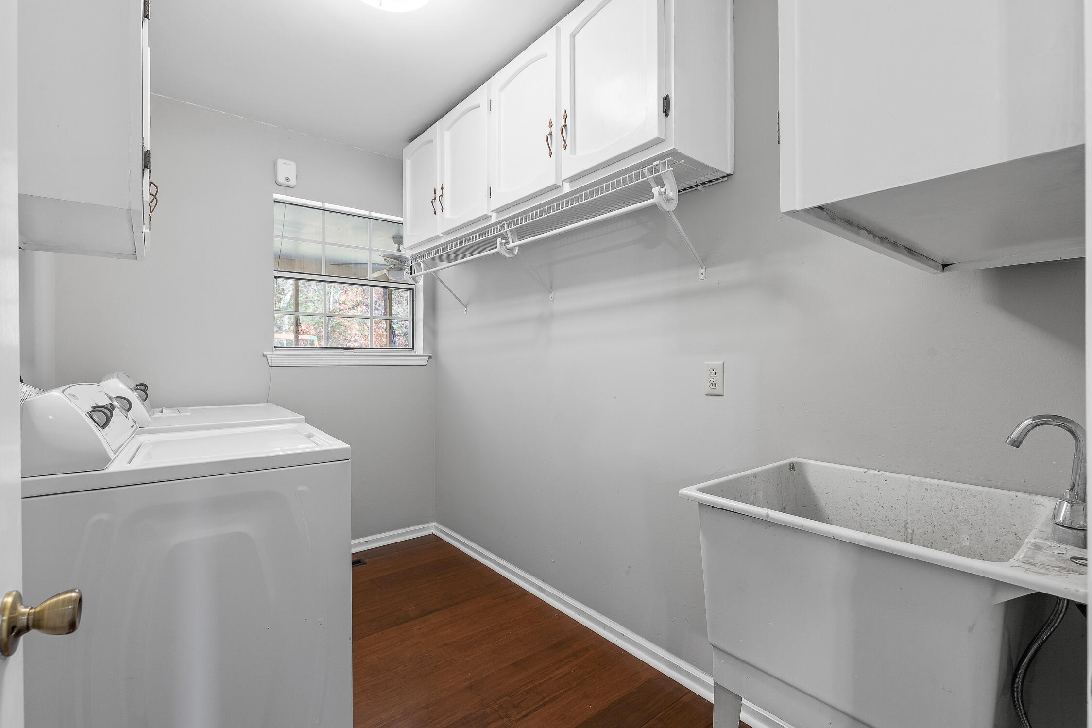 4833 Woodland Circle