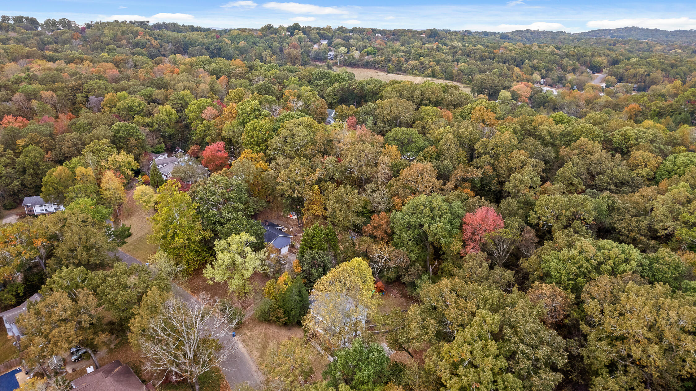 4833 Woodland Circle