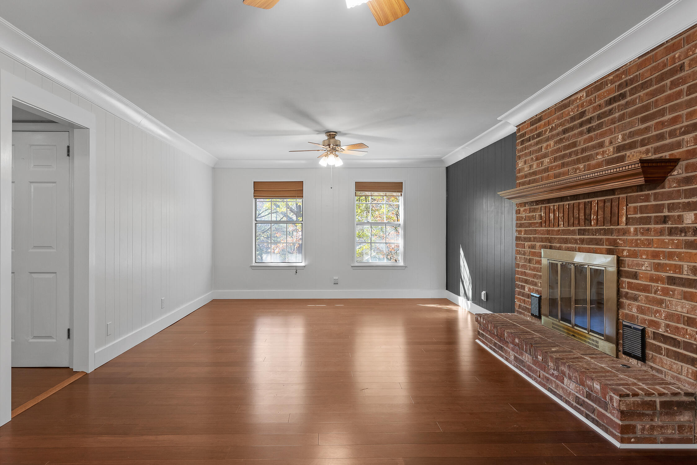 4833 Woodland Circle