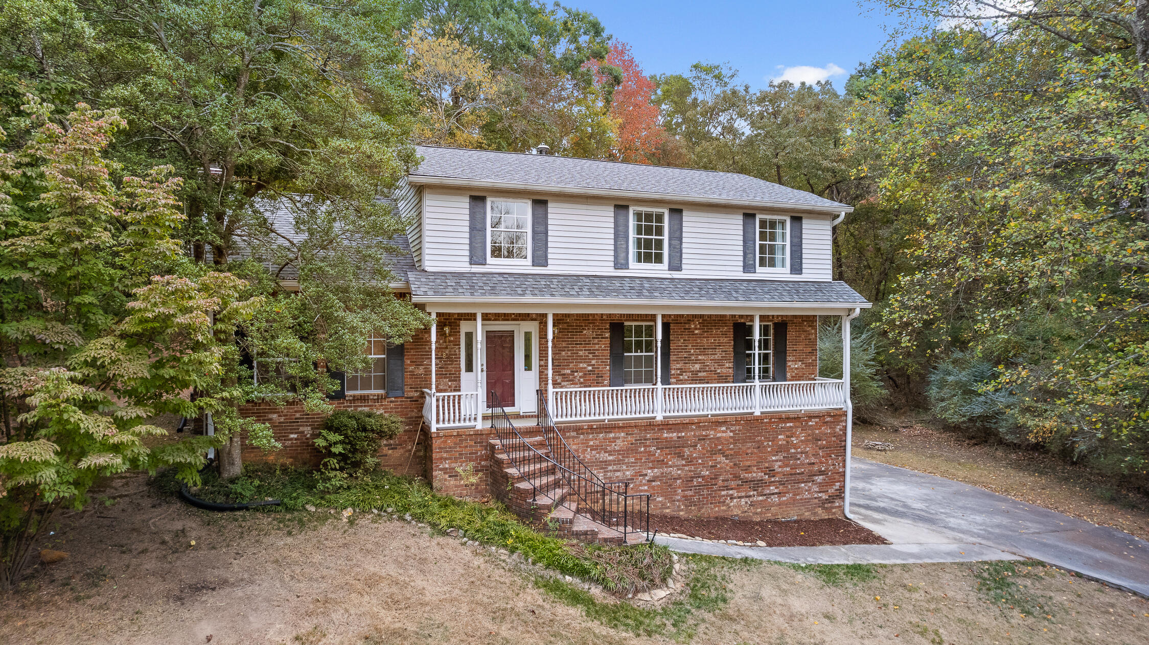 4833 Woodland Circle