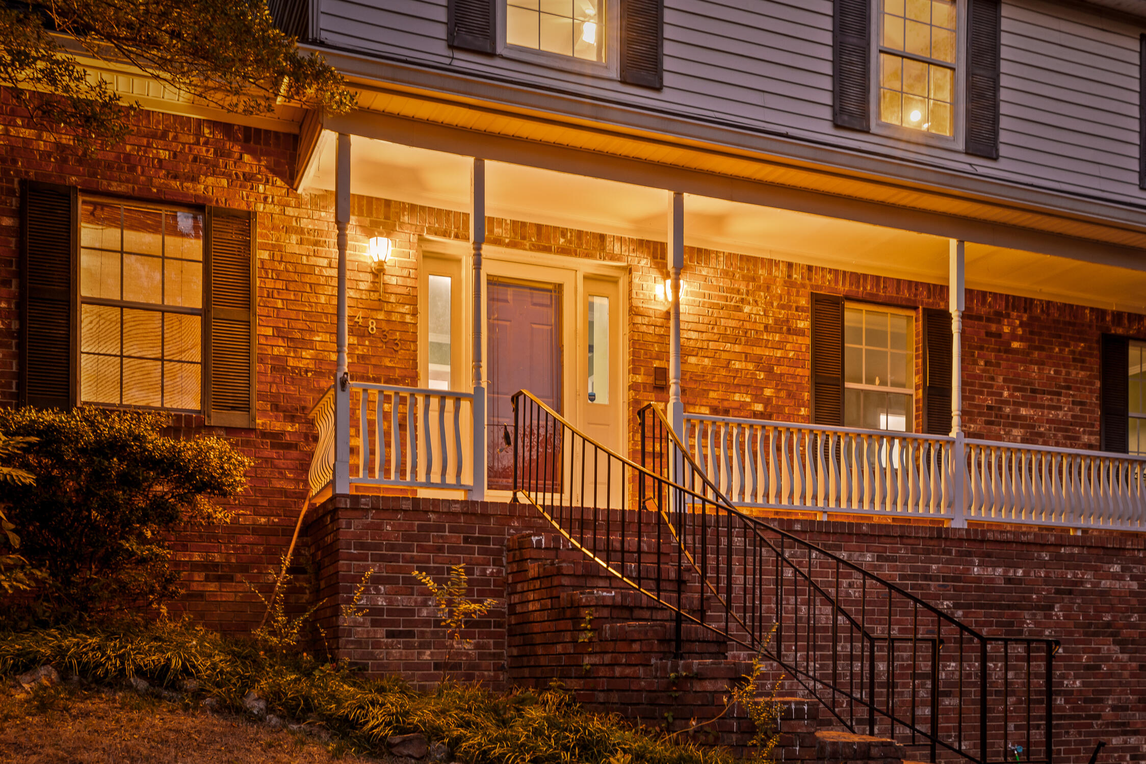 4833 Woodland Circle