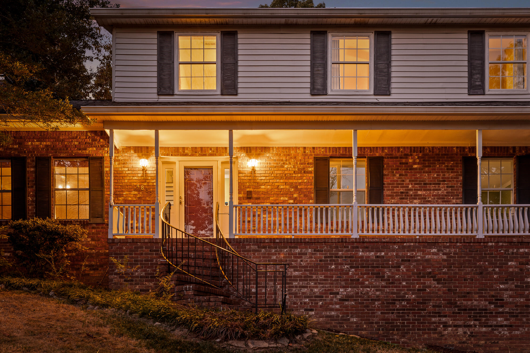 4833 Woodland Circle