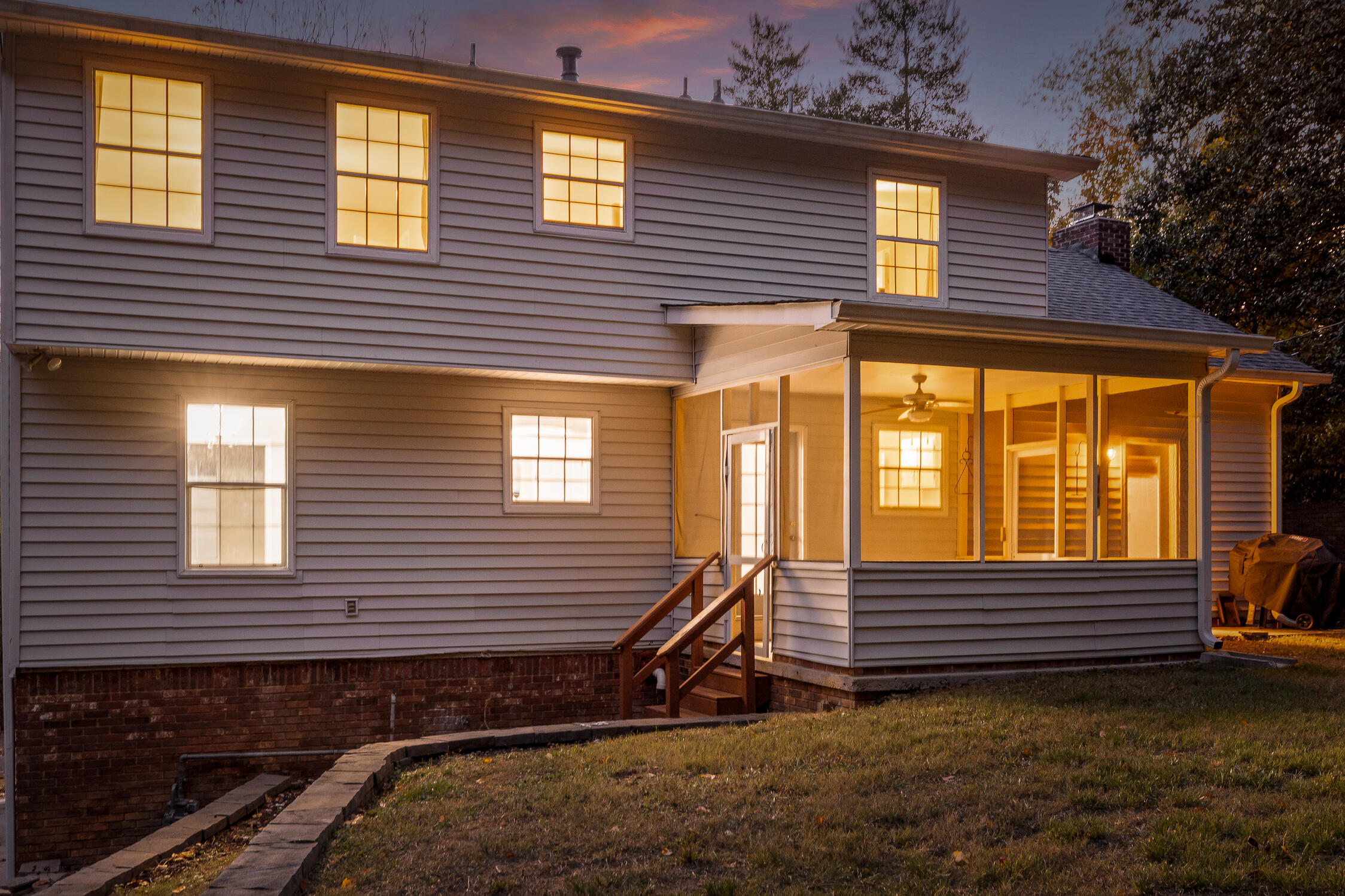 4833 Woodland Circle