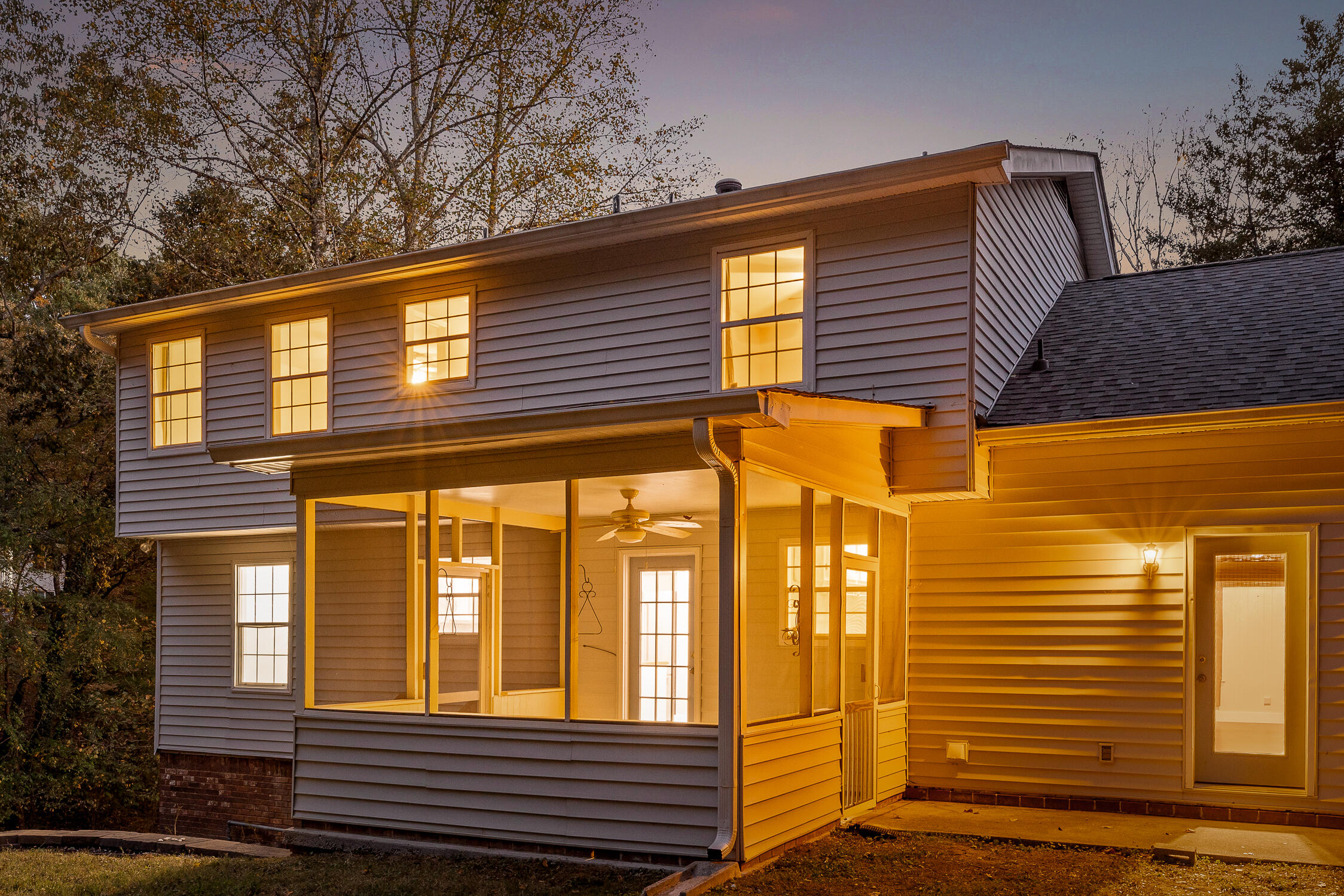 4833 Woodland Circle