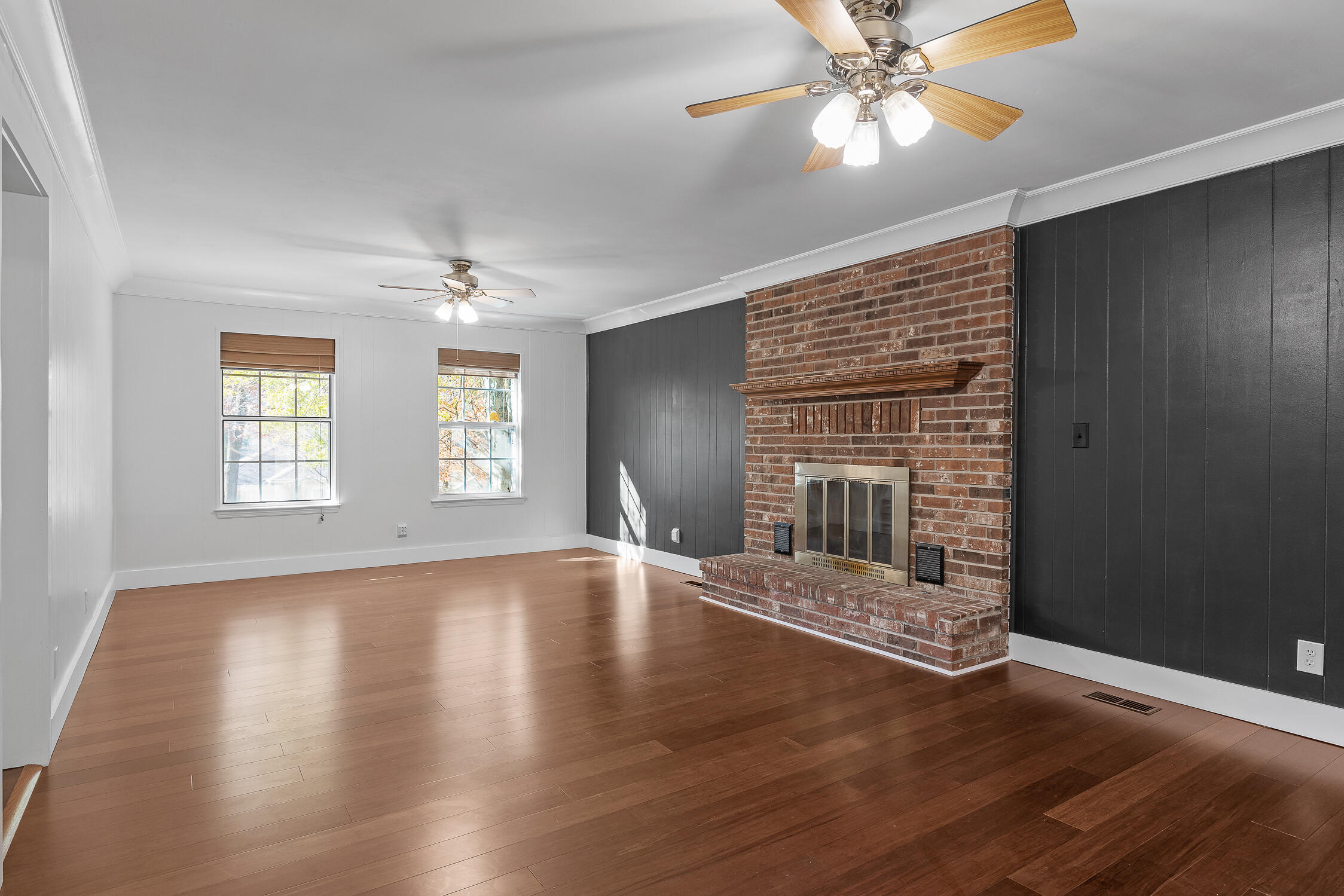 4833 Woodland Circle